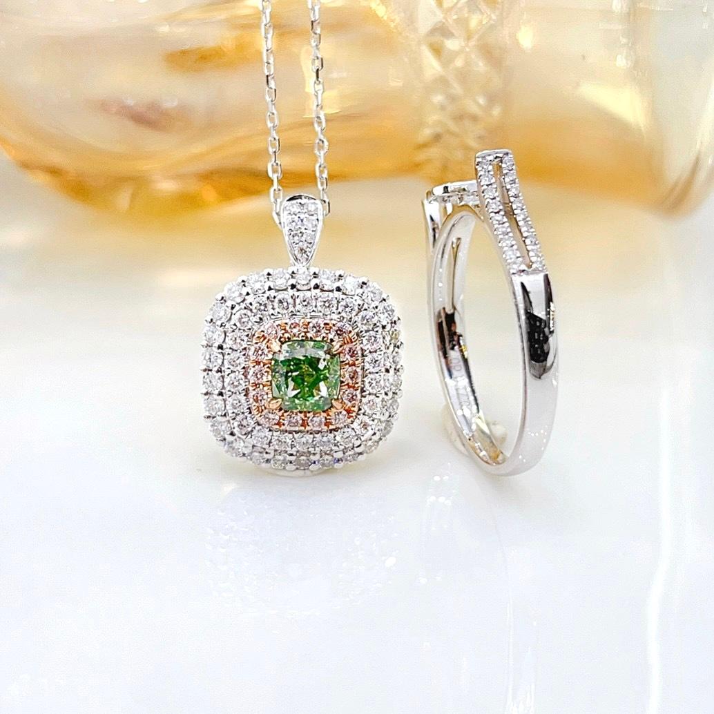 AGL Certified 0.71 CT Green Diamond & Diamond Ring / Pendant In New Condition For Sale In Kowloon, HK
