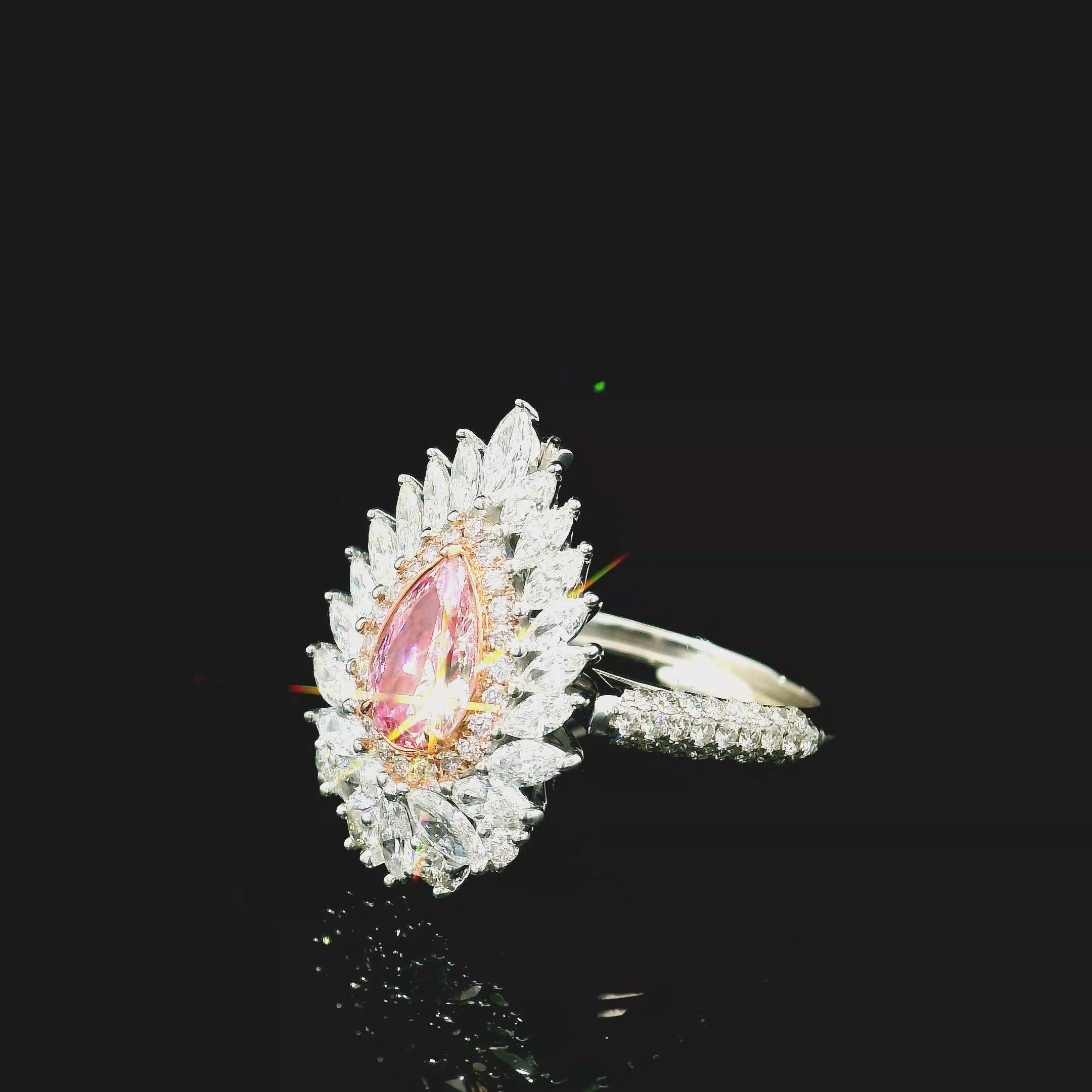 GIA-zertifizierter 0,76 Karat hellrosa-brauner Diamantring mit VVS1 Reinheit (Tropfenschliff) im Angebot