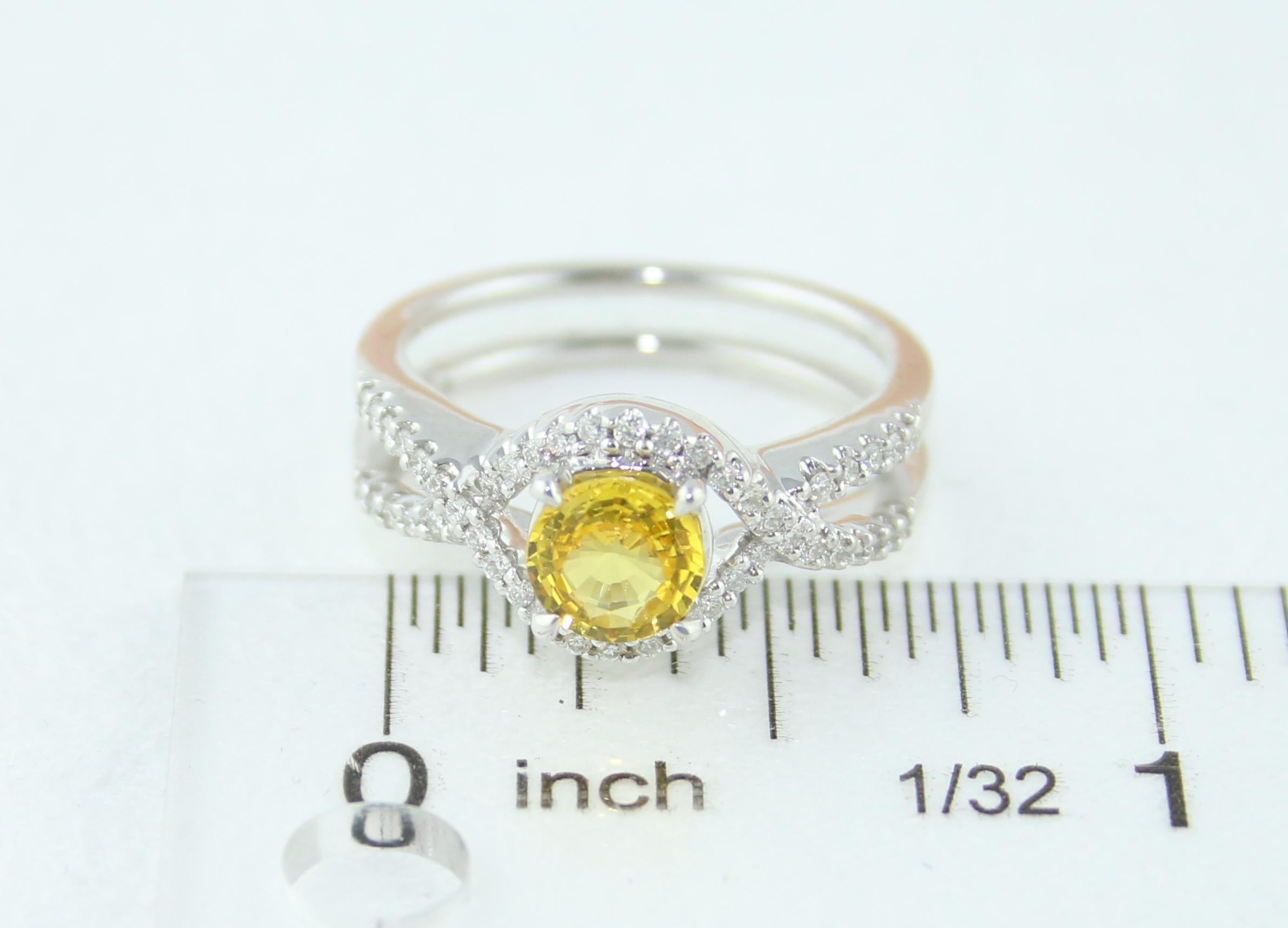 AGL Certified 0.77 Carat Round Yellow Sapphire and Diamond Gold Ring For Sale 3
