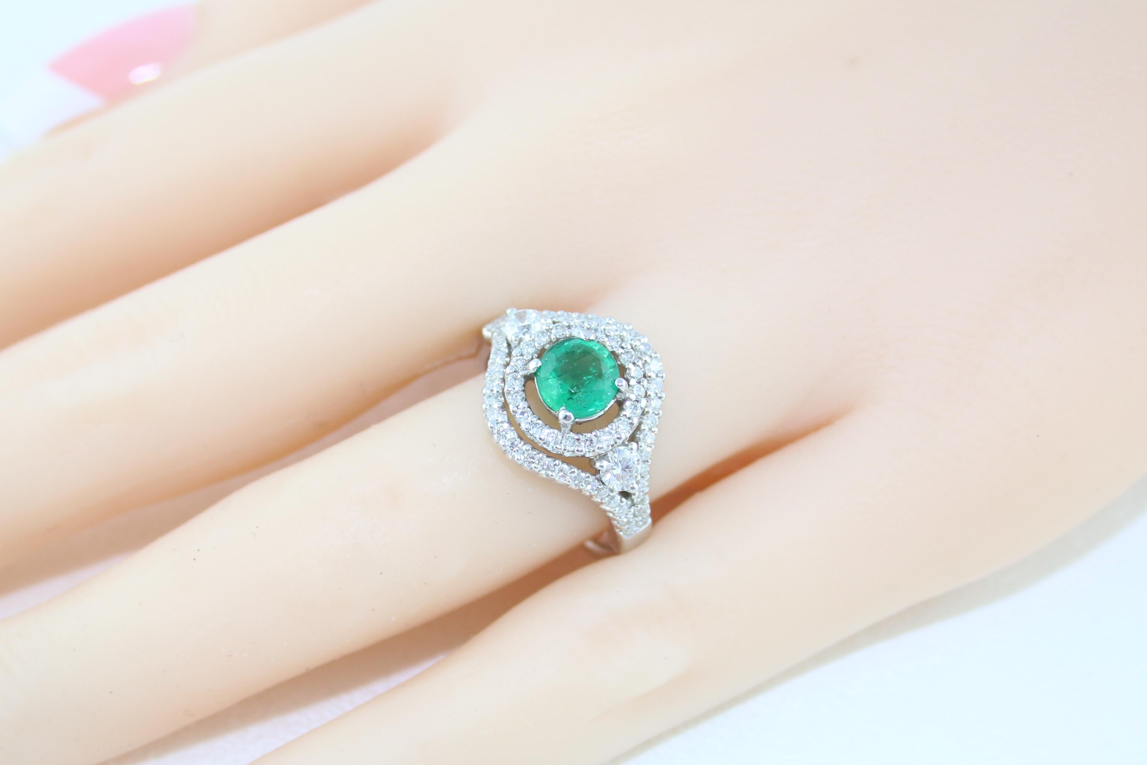 AGL Certified 0.78 Carat Round Emerald Diamond Gold Ring For Sale 2