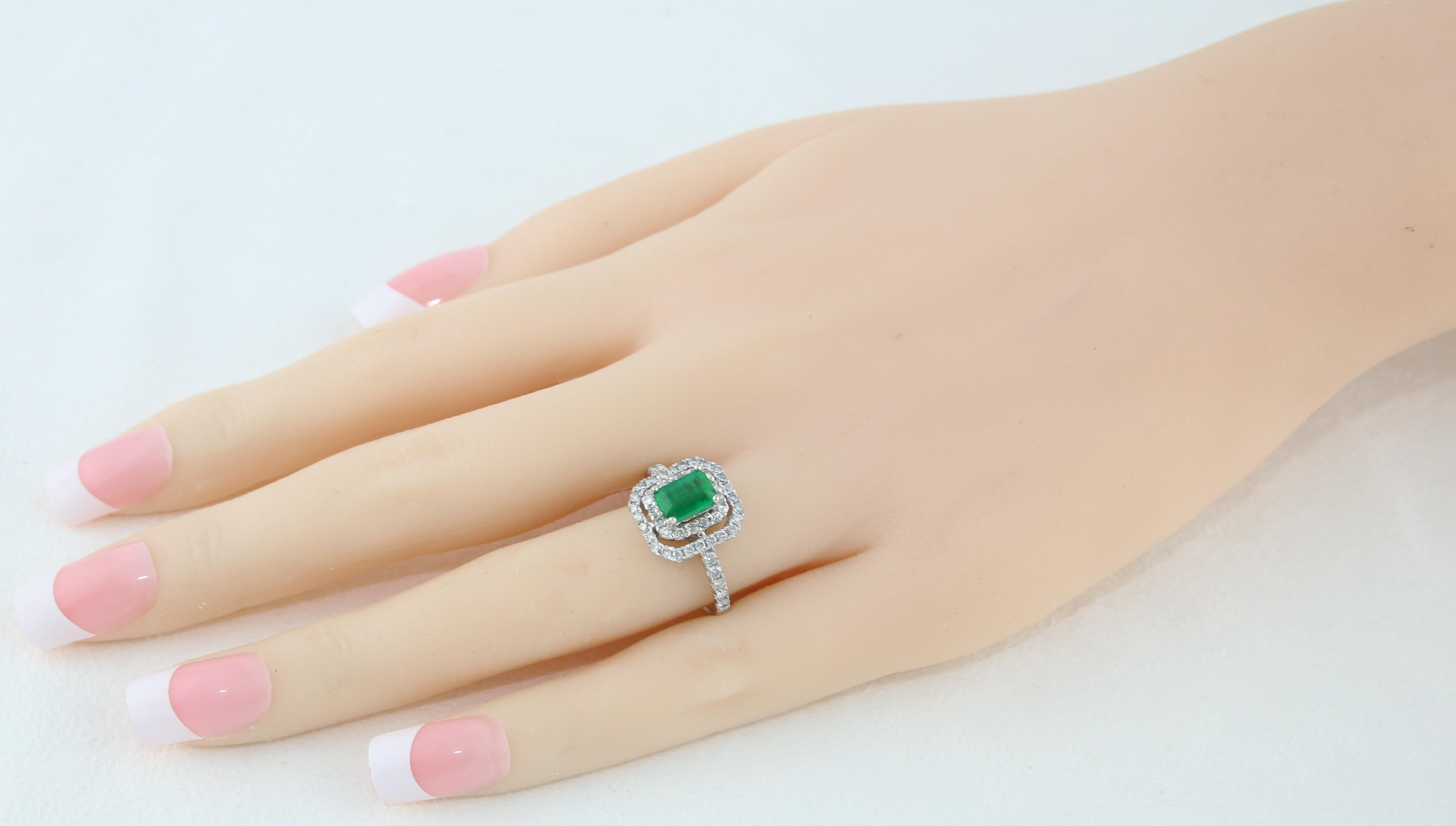 Contemporary AGL Certified 0.80 Carat Emerald Diamond Gold Ring For Sale