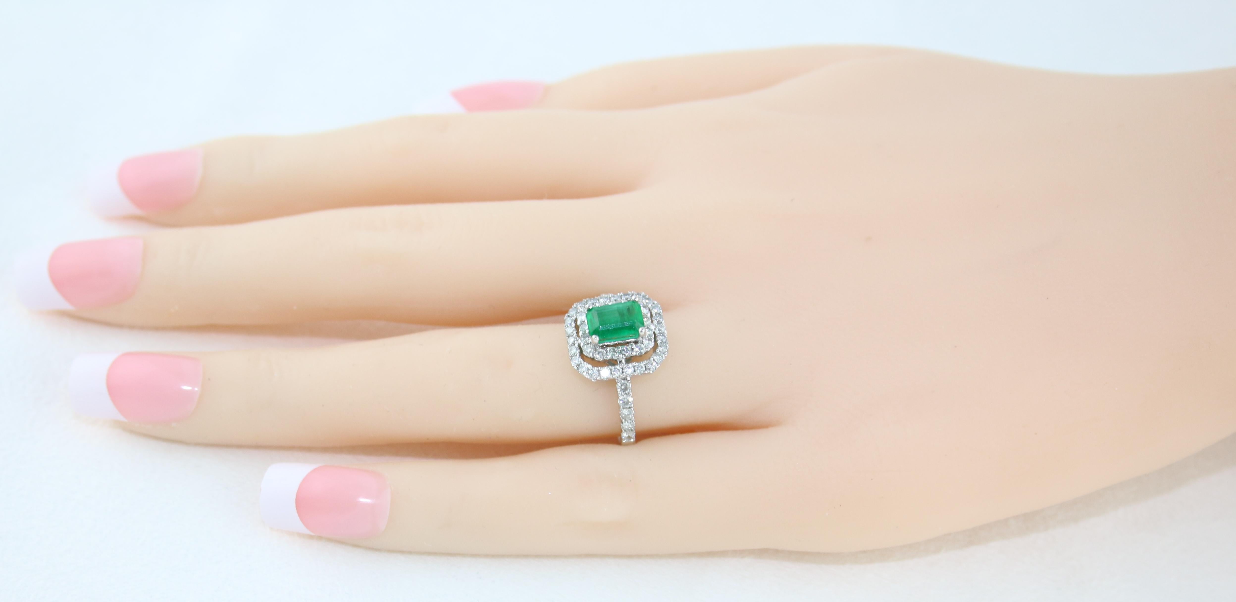 AGL-zertifizierter 0.80 Karat Smaragd-Diamant-Goldring Damen im Angebot