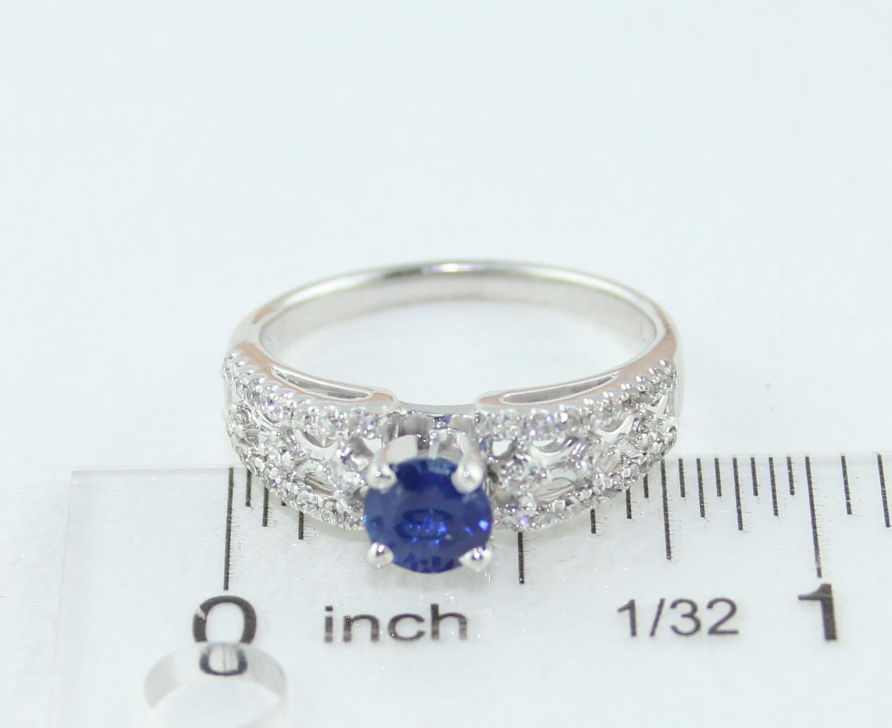 AGL Certified 0.80 Carat Sapphire Diamond Gold Ring For Sale 2