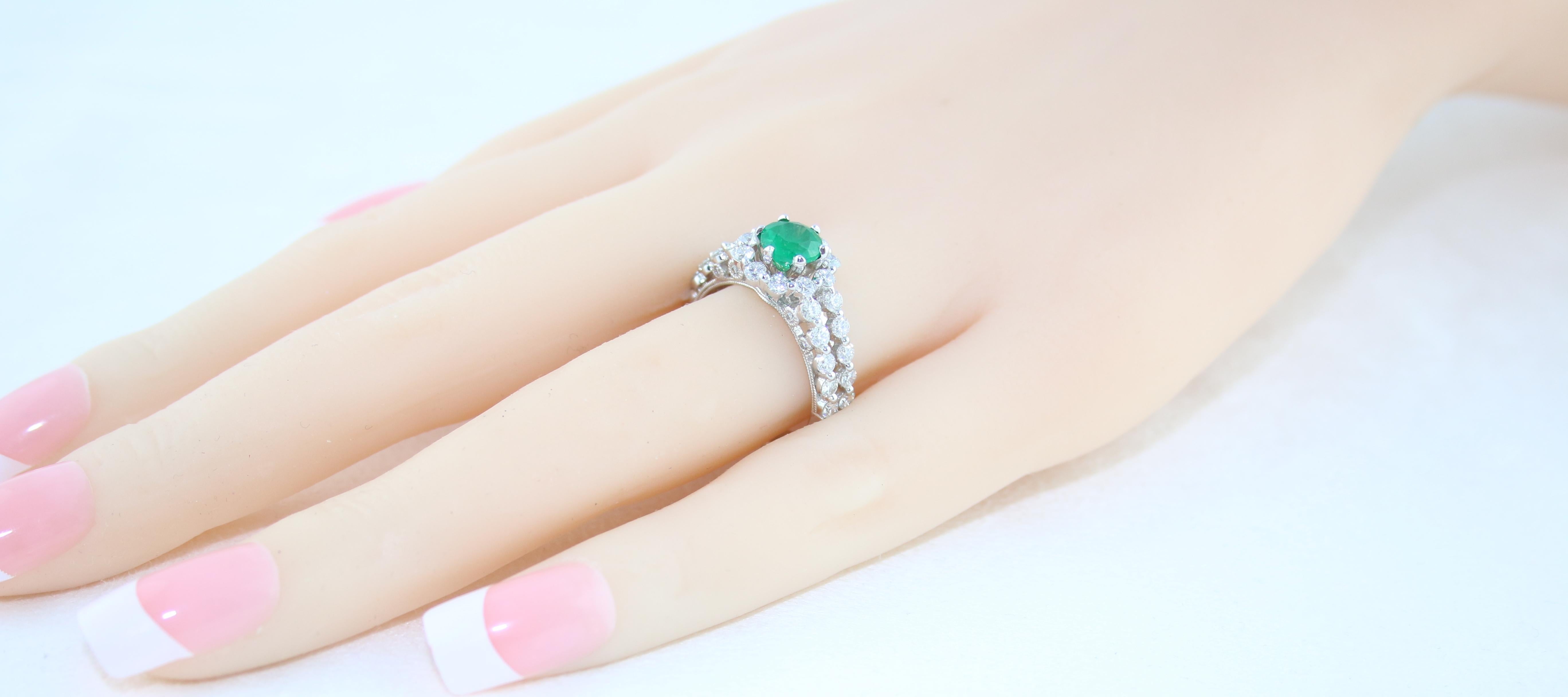 AGL Certified 0.82 Carat Round Emerald Diamond Gold Milgrain Ring In New Condition For Sale In New York, NY