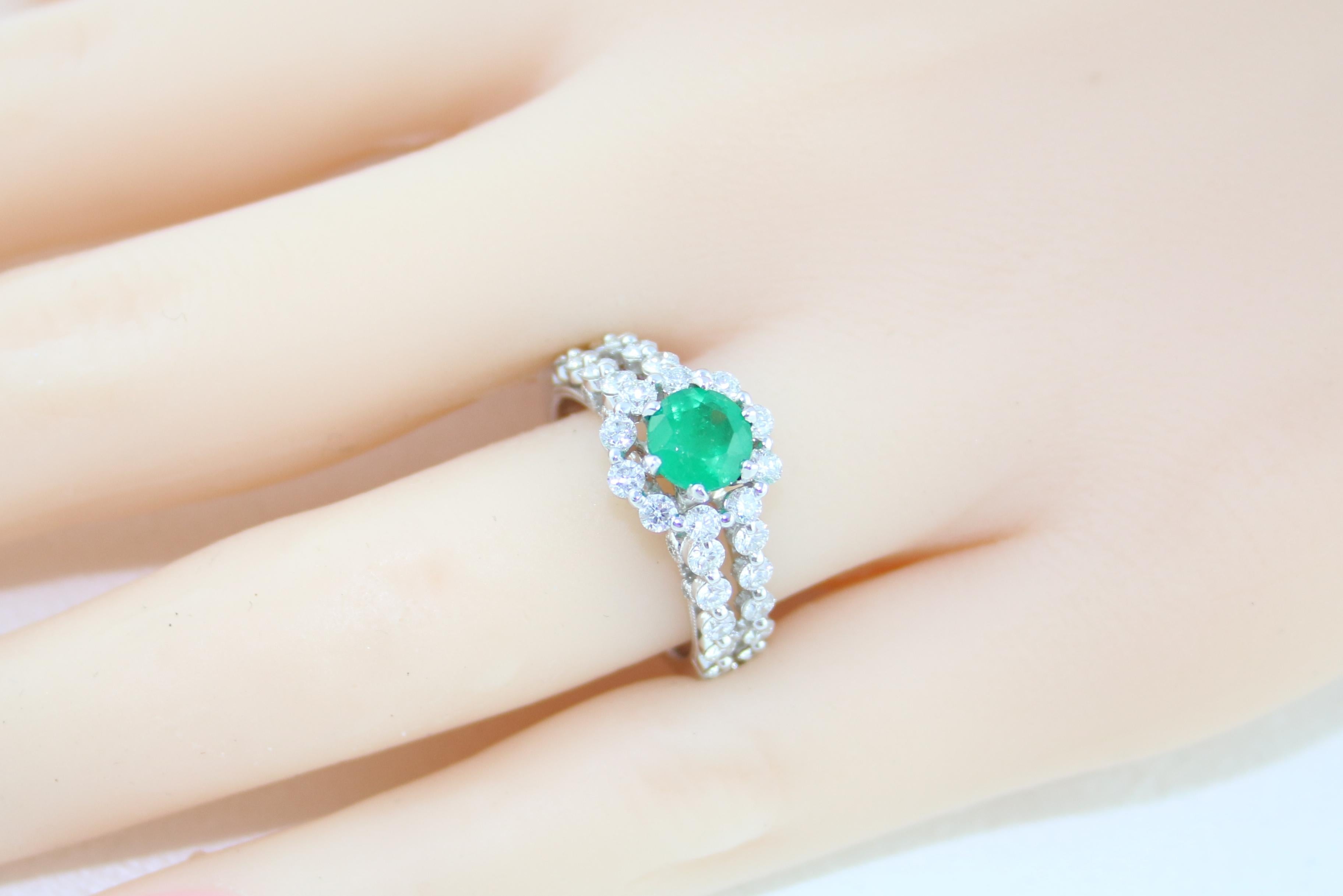 AGL Certified 0.82 Carat Round Emerald Diamond Gold Milgrain Ring For Sale 3