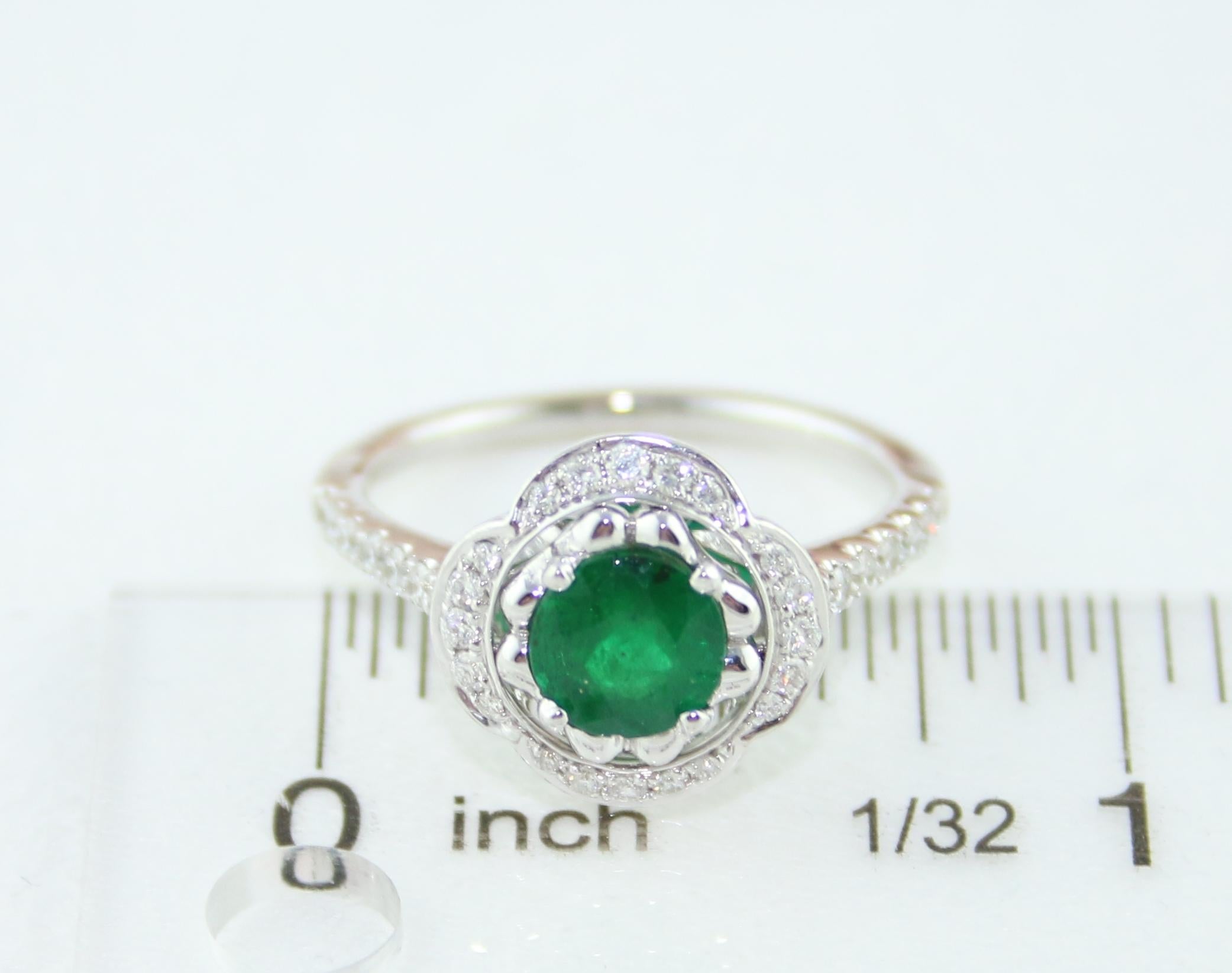 AGL Certified 0.87 Carat Round Emerald Diamond Gold Ring For Sale 3