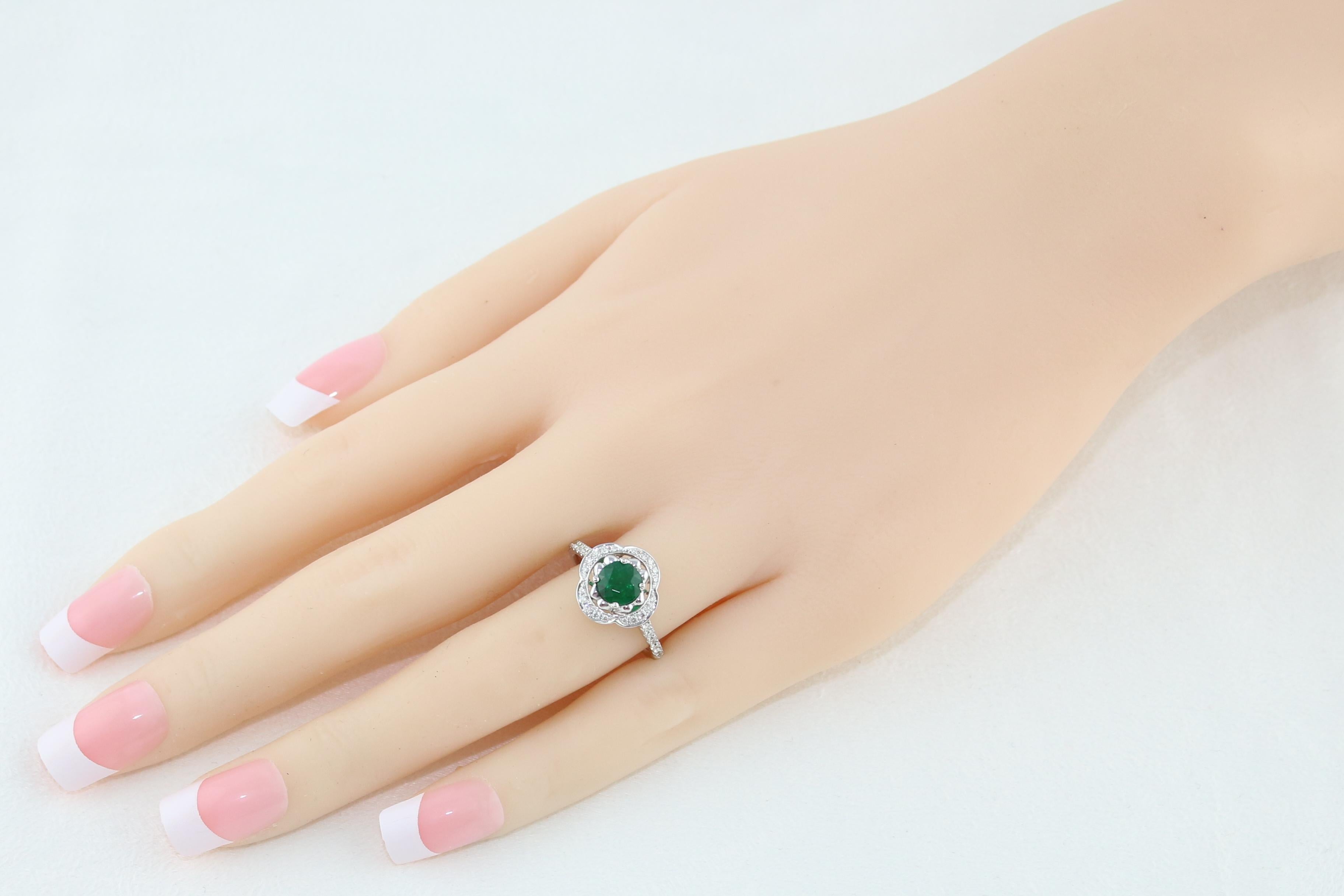 Contemporary AGL Certified 0.87 Carat Round Emerald Diamond Gold Ring For Sale