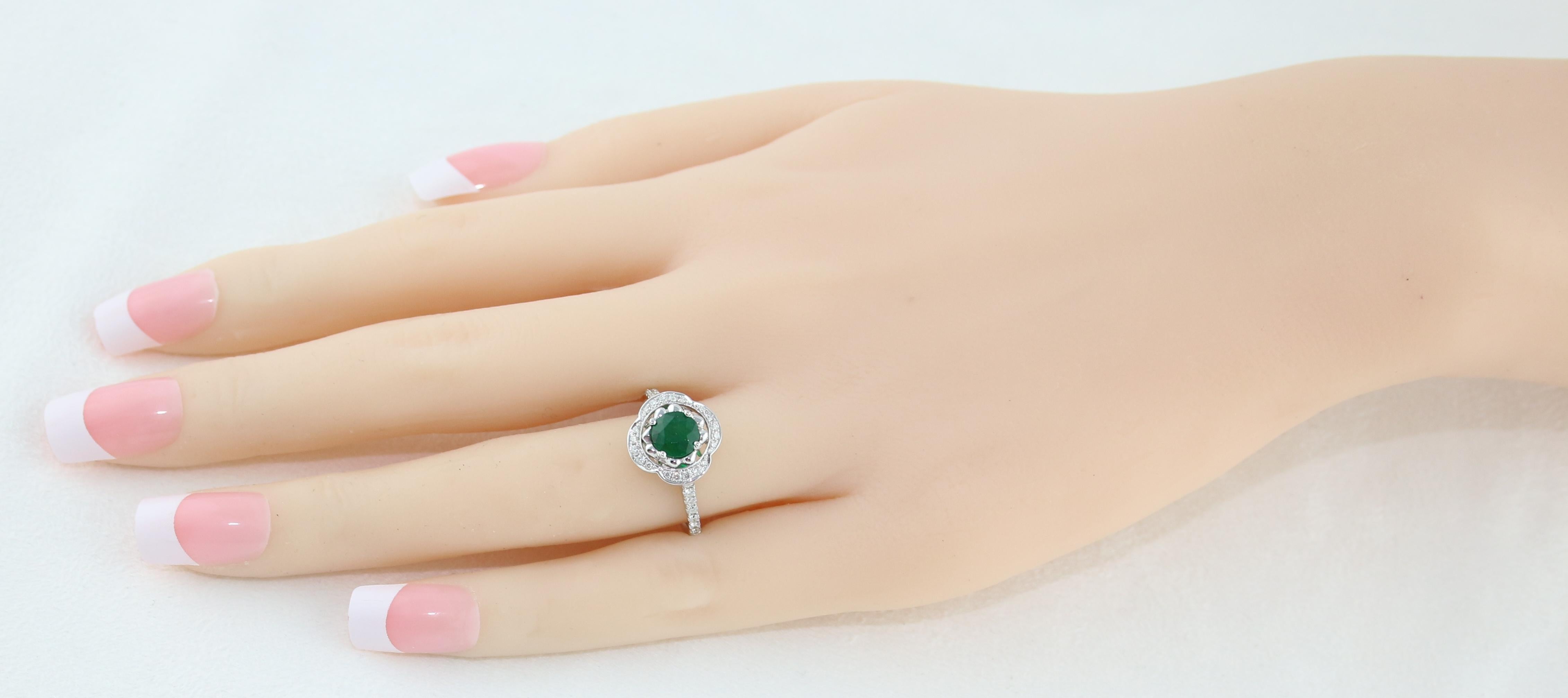 Round Cut AGL Certified 0.87 Carat Round Emerald Diamond Gold Ring For Sale