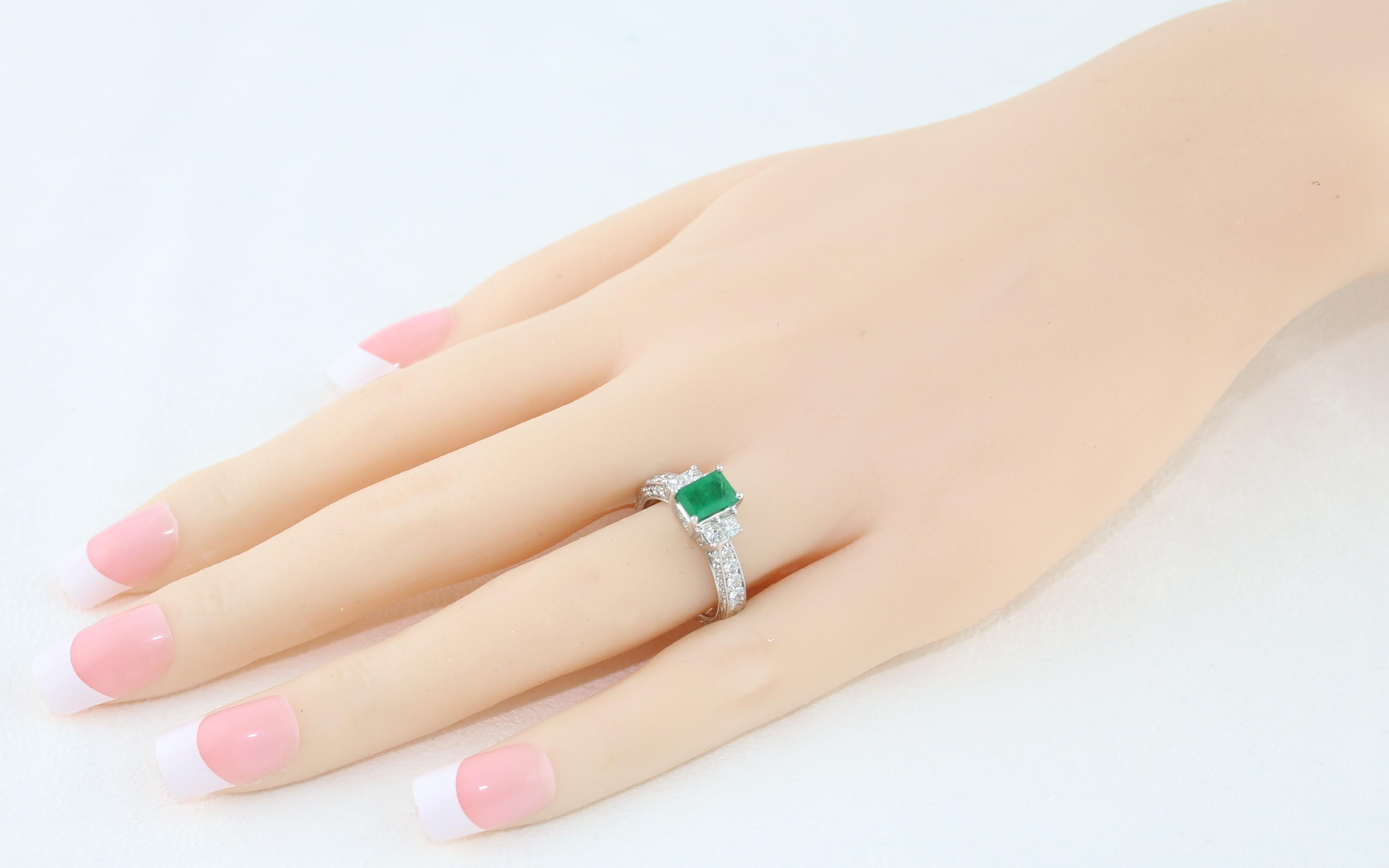 Contemporary AGL Certified 0.89 Carat Emerald Diamond Gold Milgrain Filigree Ring For Sale