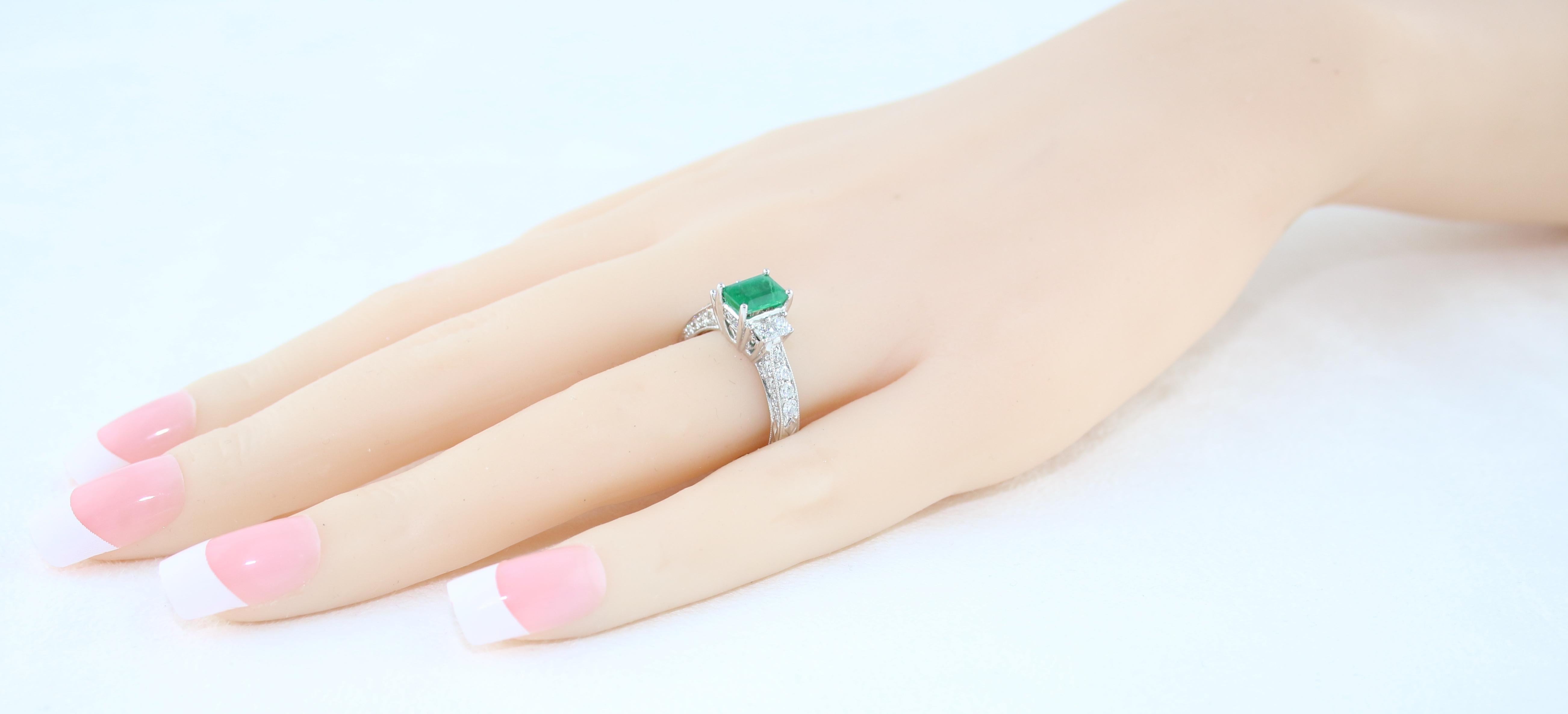 Women's AGL Certified 0.89 Carat Emerald Diamond Gold Milgrain Filigree Ring For Sale