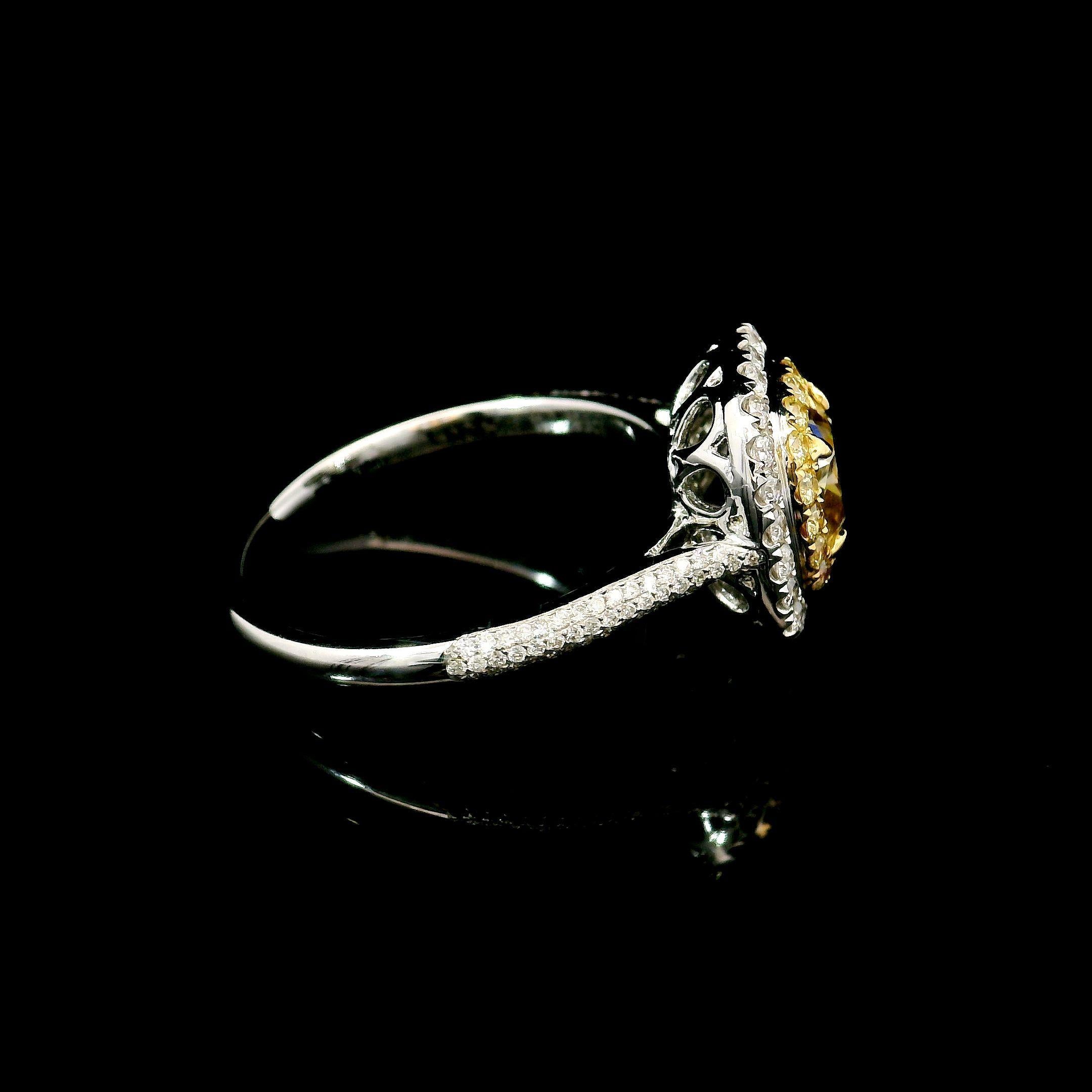 AGL Certified 0.92 Carat Fancy Yellow VS Clarity Diamond Ring For Sale 1