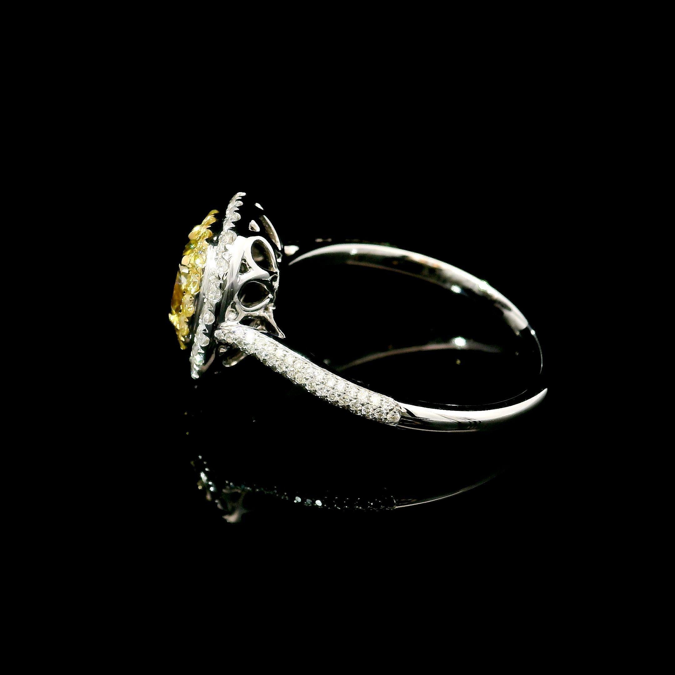 AGL Certified 0.92 Carat Fancy Yellow VS Clarity Diamond Ring For Sale 2