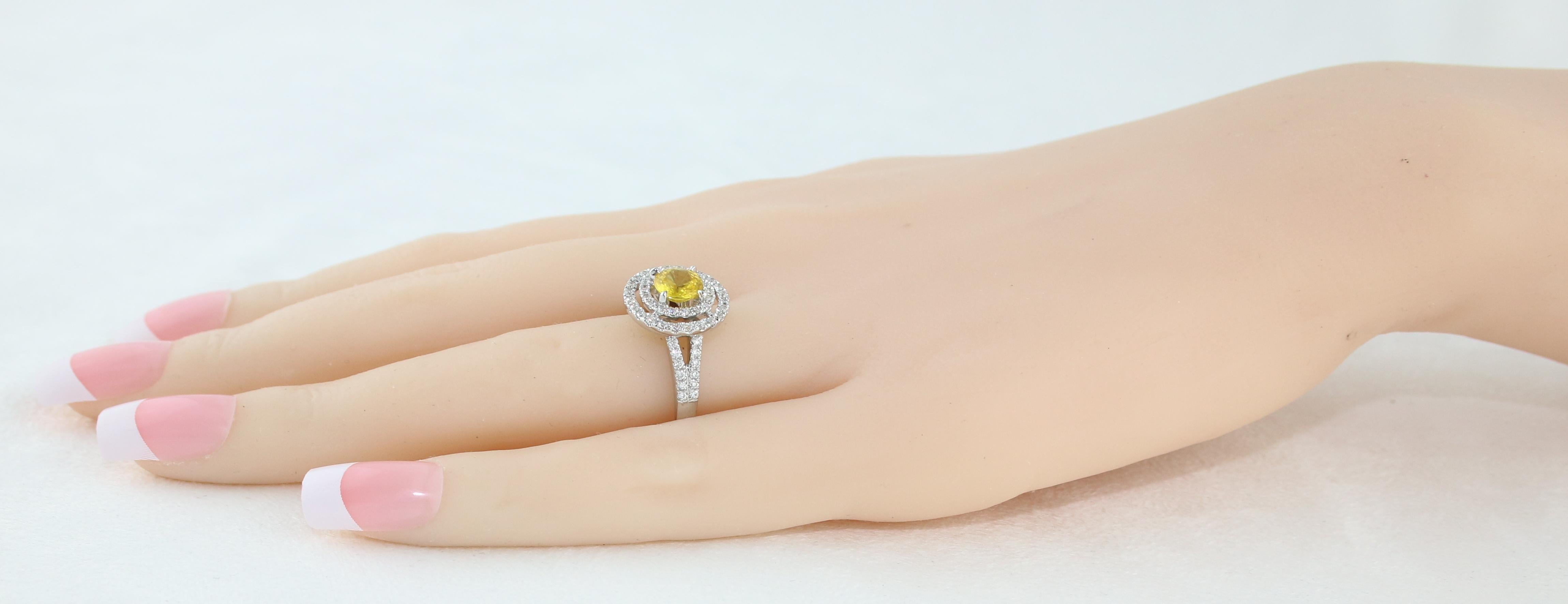 AGL Certified 0.98 Carat Round Yellow Sapphire and Diamond Gold Ring For Sale 2