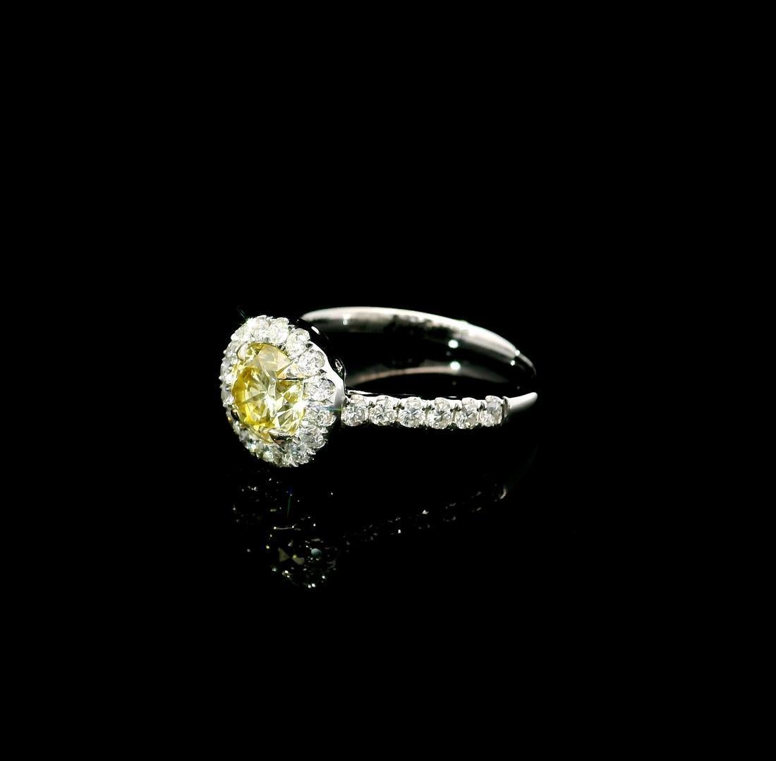 AGL Certified 0.99 Carat Fancy Light Yellow VVS1 Clarity Diamond Ring In New Condition For Sale In บางรัก, TH