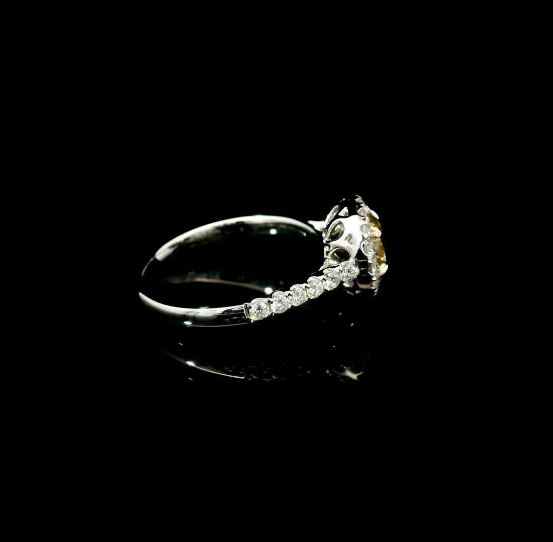 AGL Certified 0.99 Carat Fancy Light Yellow VVS1 Clarity Diamond Ring For Sale 2