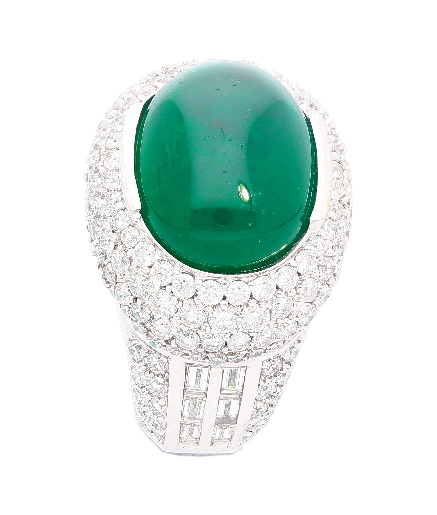 AGL Certified 10 Carat Cabochon Cut Minor Oil Emerald and Diamond Cluster Ring In New Condition For Sale In Miami, FL