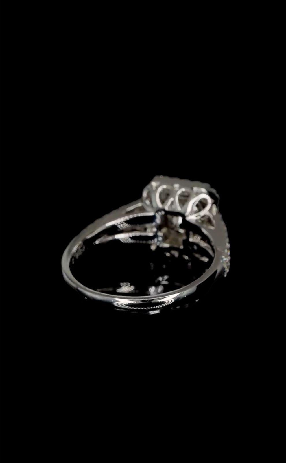 AGL Certified 1.00 Carat Fancy Green Diamond Ring VS Clarity For Sale 2