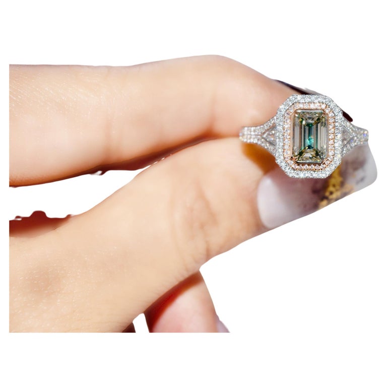 AGL Certified 1.00 Carat Fancy Light Green Emerald Diamond Ring