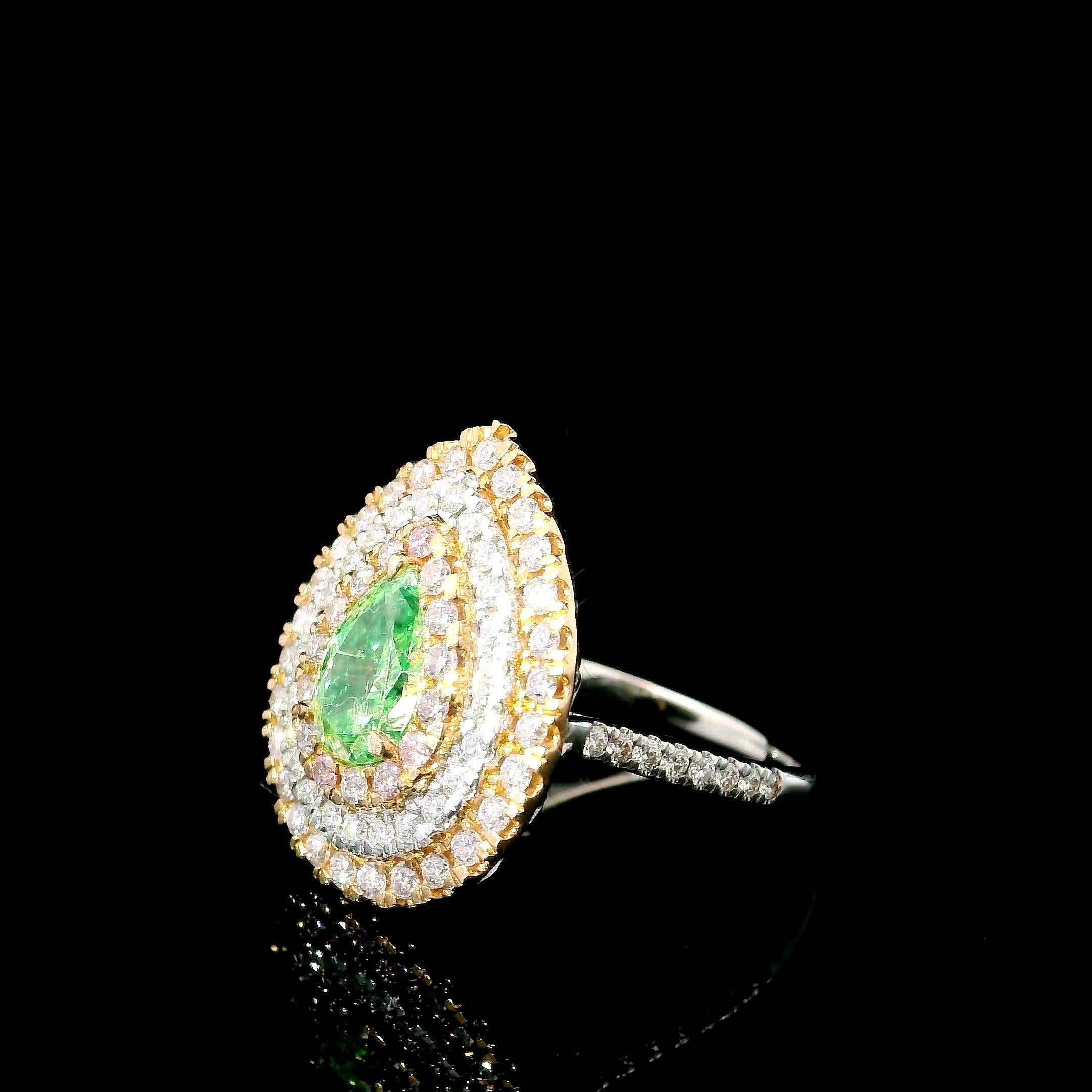 AGL Certified 1.01 Carat Fancy Green VS Clarity Diamond Ring In New Condition For Sale In บางรัก, TH