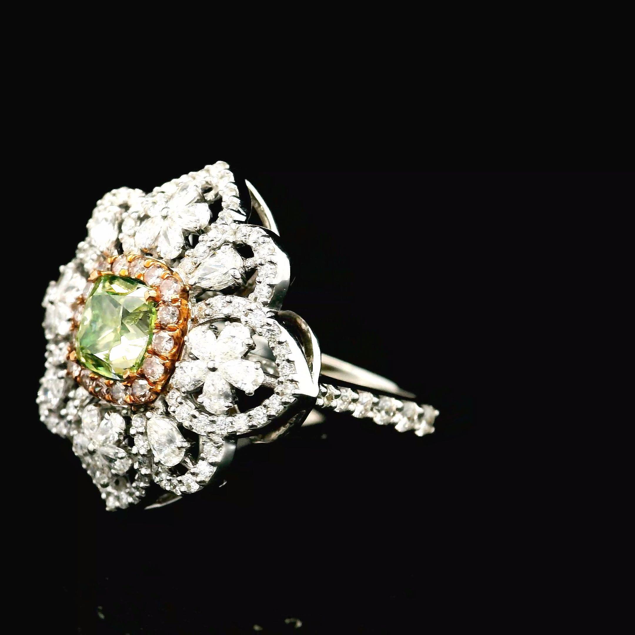 AGL Certified 1.01 Carat Fancy Green VS1 Clarity Diamond Ring In New Condition For Sale In บางรัก, TH