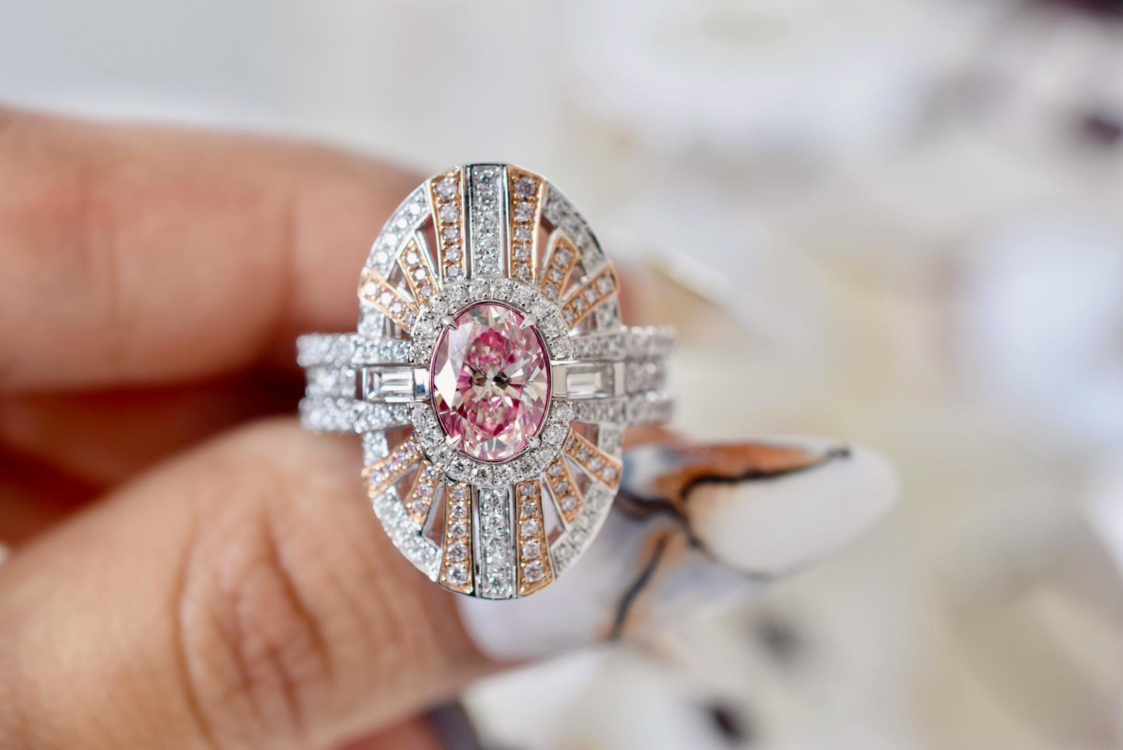 Bague en diamant certifié AGL 1.01 carat Fancy Pink Diamond VS Clarity en vente