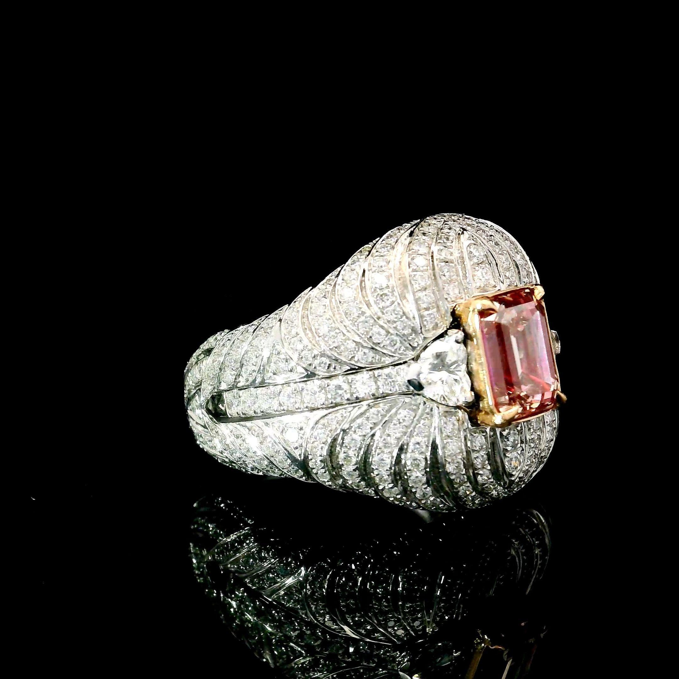 Diamant rose fantaisie de 1,01 carat de pureté SI1 certifié AGL Neuf - En vente à บางรัก, TH