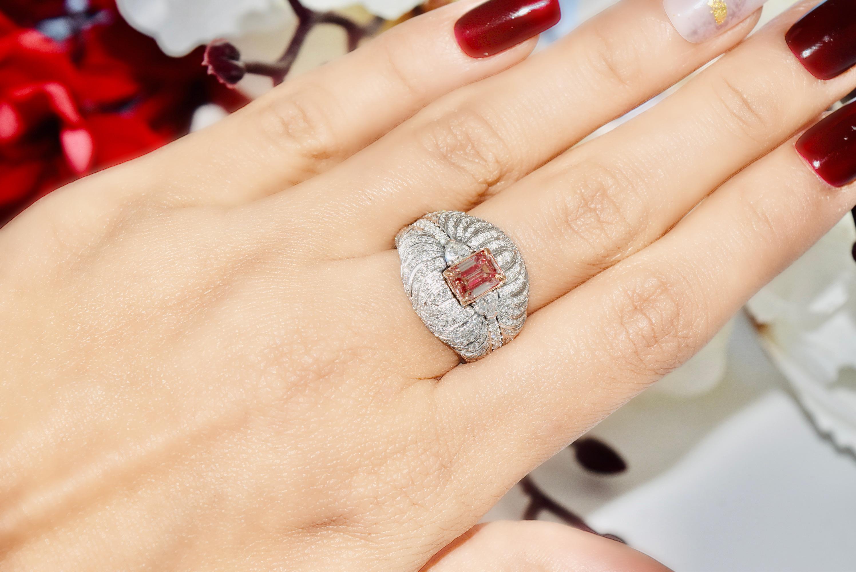 Anillo de diamantes con certificado AGL de 1.01 quilates de color rosa fantasía y claridad VS en venta 6