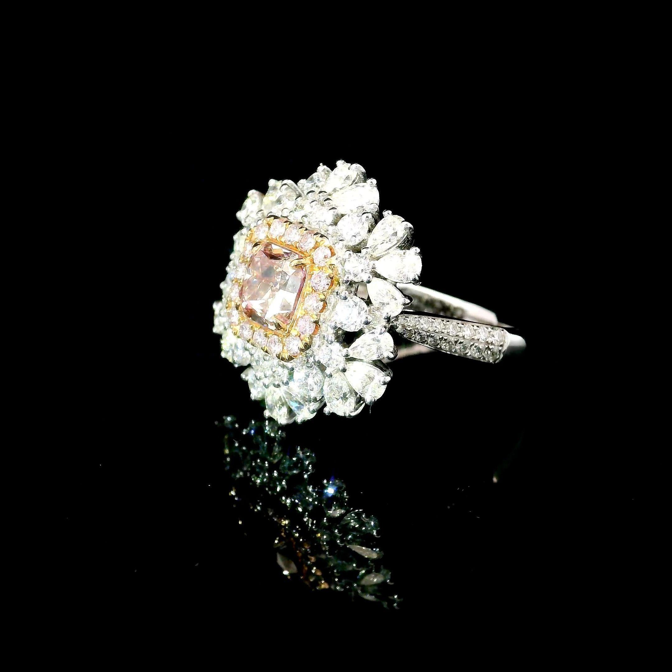 Bague avec diamant rose fantaisie de 1.01 carat de pureté VS certifié AGL Neuf - En vente à บางรัก, TH
