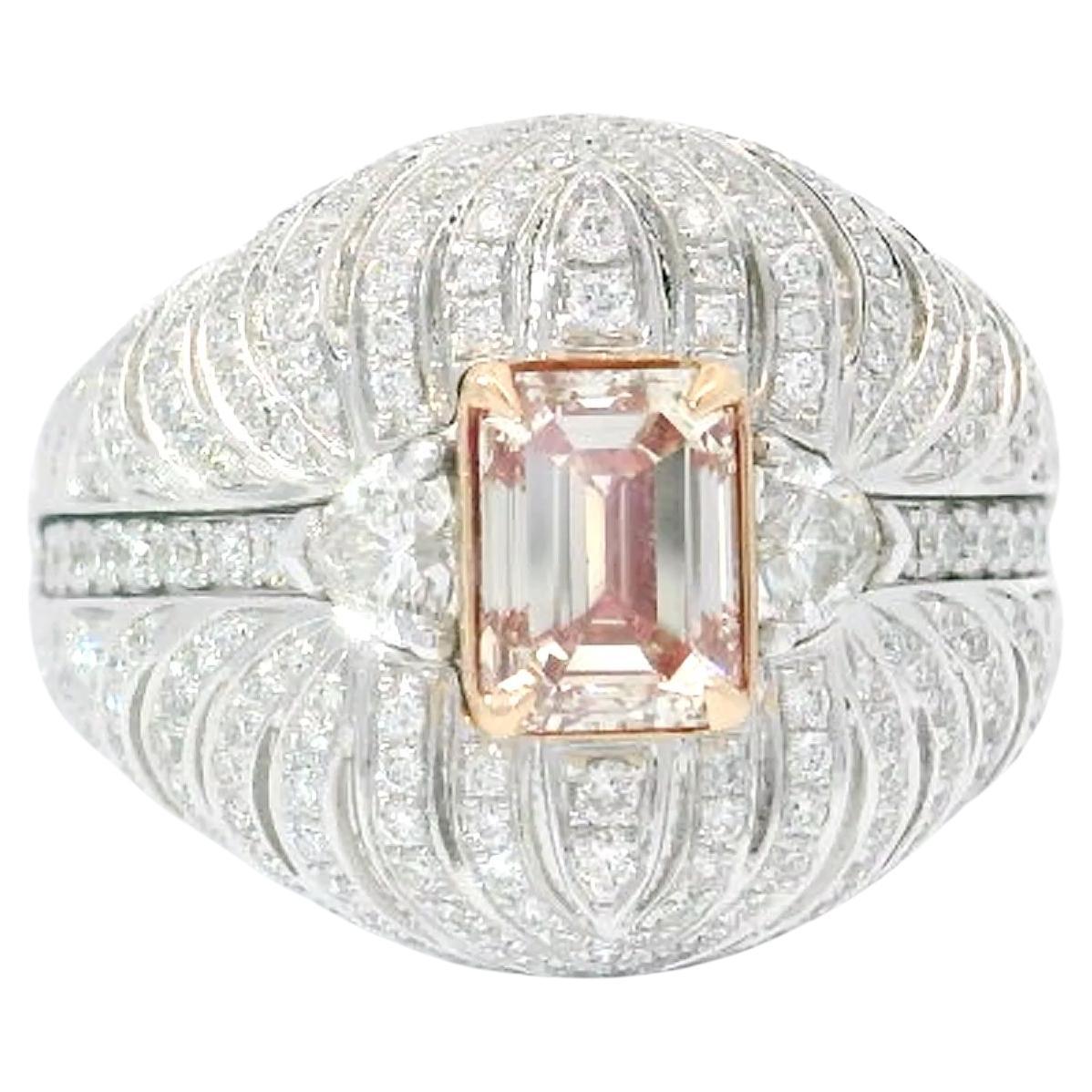 Bague avec diamant rose fantaisie de 1.01 carat de pureté VS certifié AGL