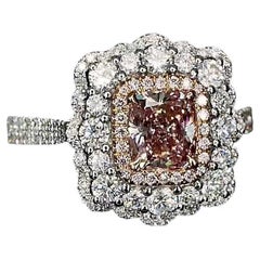 Anello con diamante certificato AGL da 1.01 carati Fancy Pink VS Clarity