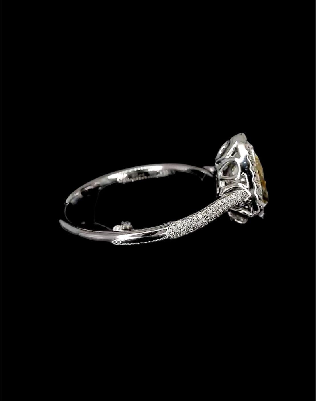 AGL Certified 1.01 Carat Fancy Yellow Diamond Ring VS Clarity In New Condition For Sale In Kowloon, HK