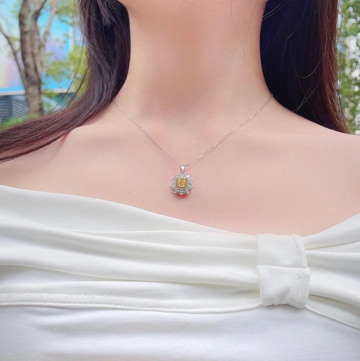 AGL Certified 1.01 CT Cushion-Cut Yellow Diamond & Diamond Pendant Necklace In New Condition For Sale In Kowloon, HK