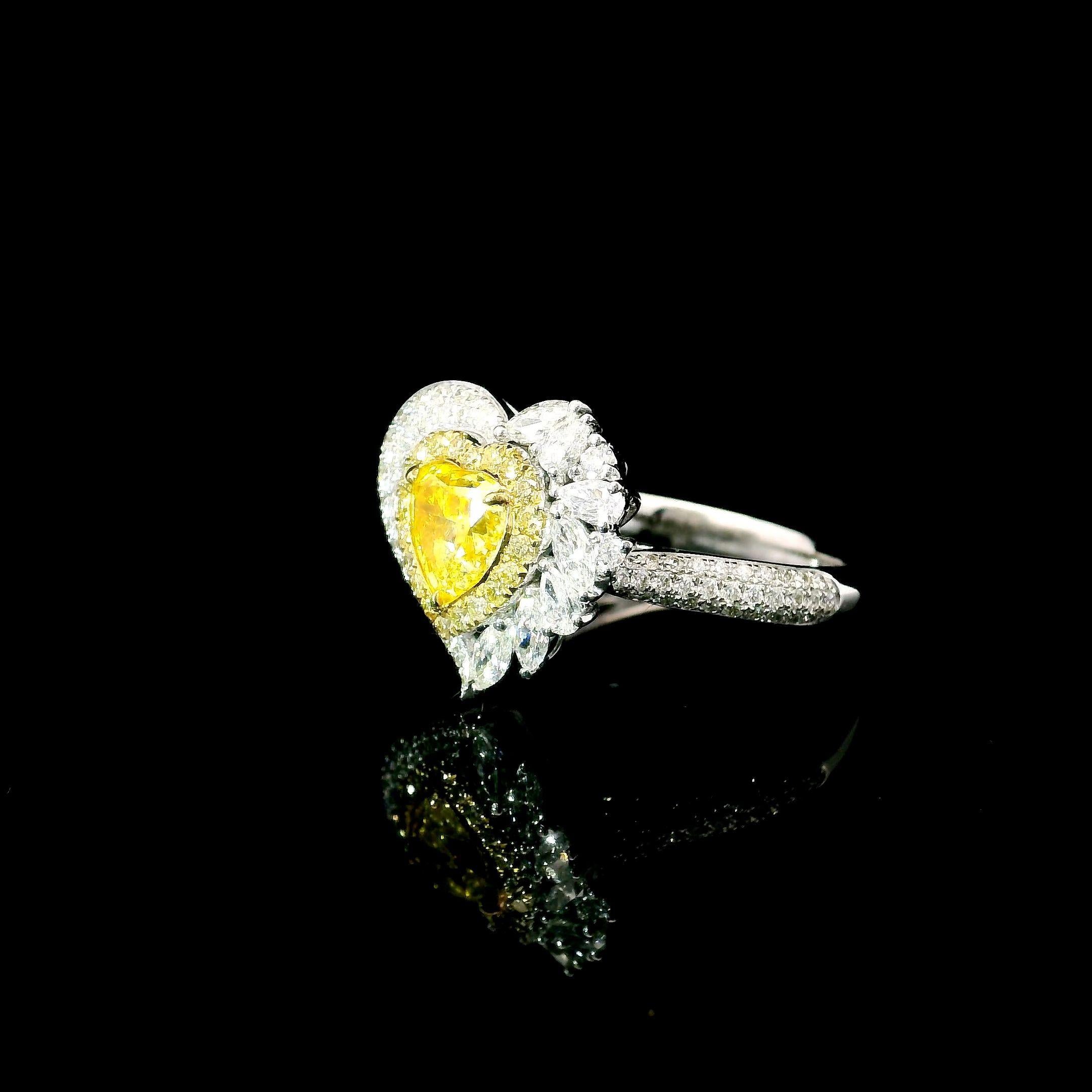 Heart Cut AGL Certified 1.02 Carat Fancy Yellow Clarity Diamond Ring For Sale