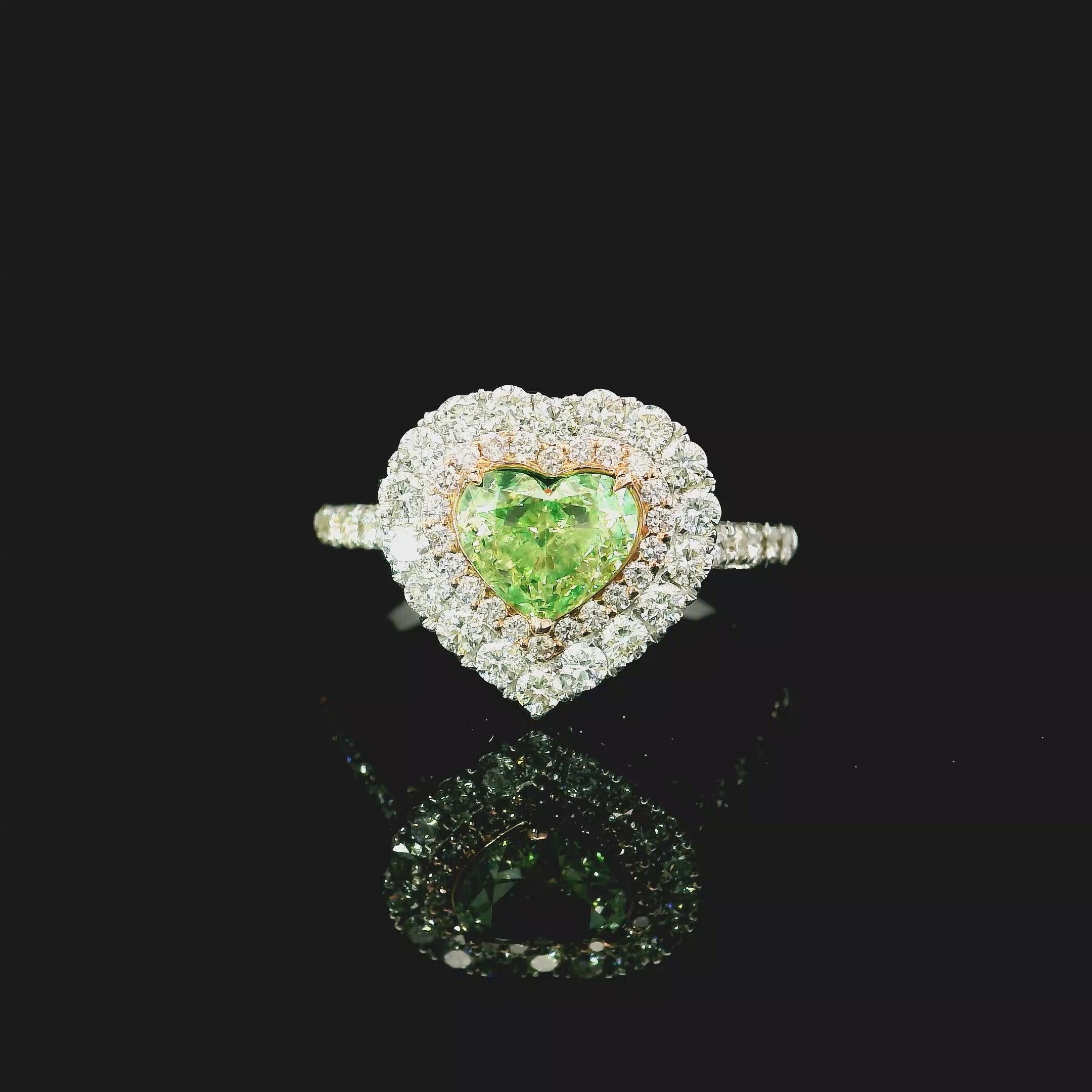 Cuore Anello con diamante certificato AGL da 1,03 carati Fancy Green VS1 Clarity in vendita