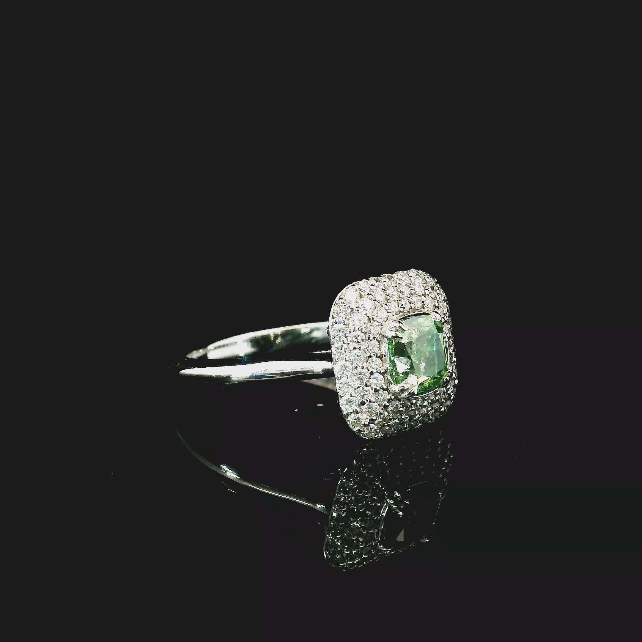 Taglio cuscino Anello con diamante certificato AGL da 1,04 carati Fancy Green VS1 Clarity in vendita