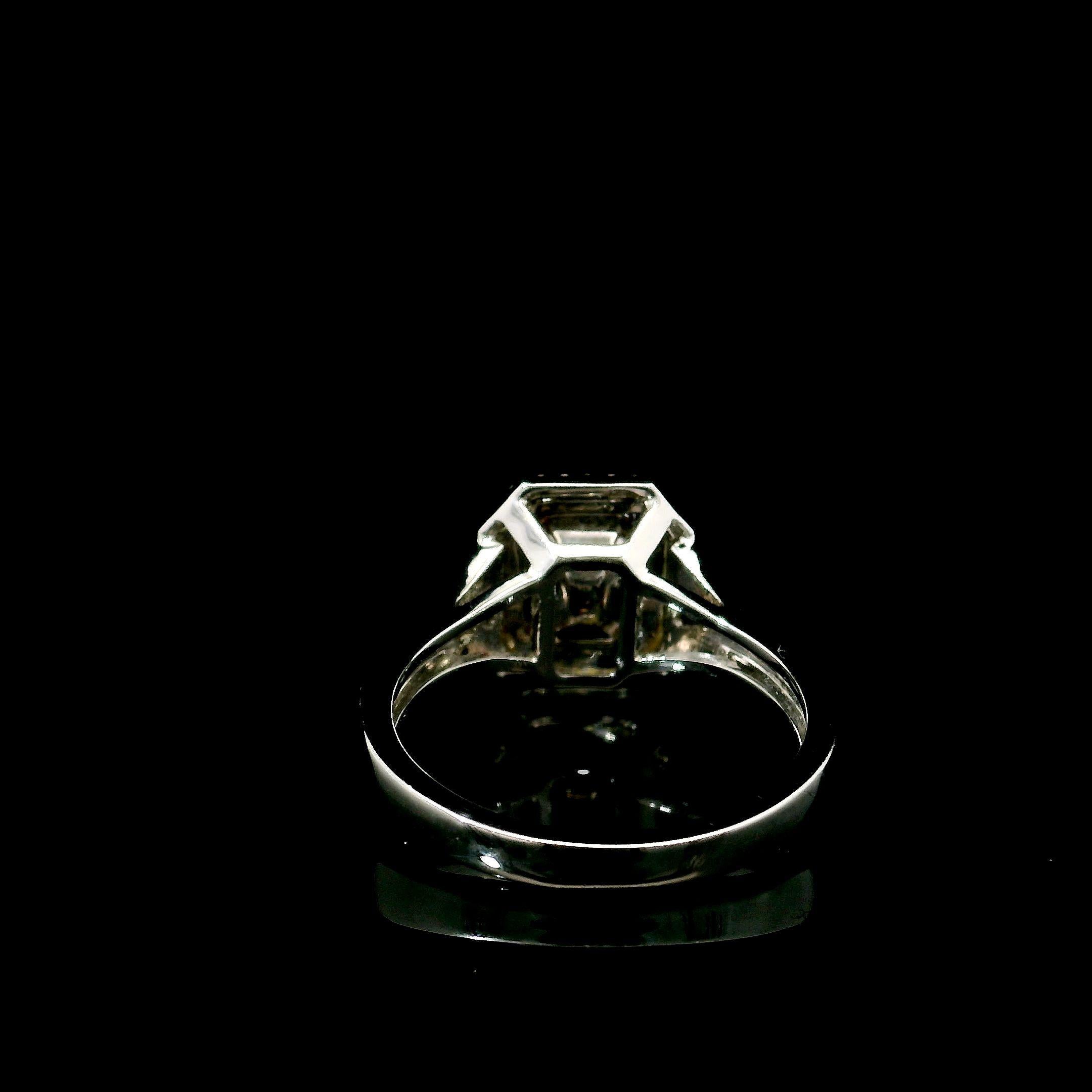 Women's or Men's AGL Certified 1.05 Carat Fancy Light Brownish Pink VS Clarity Diamond Ring For Sale