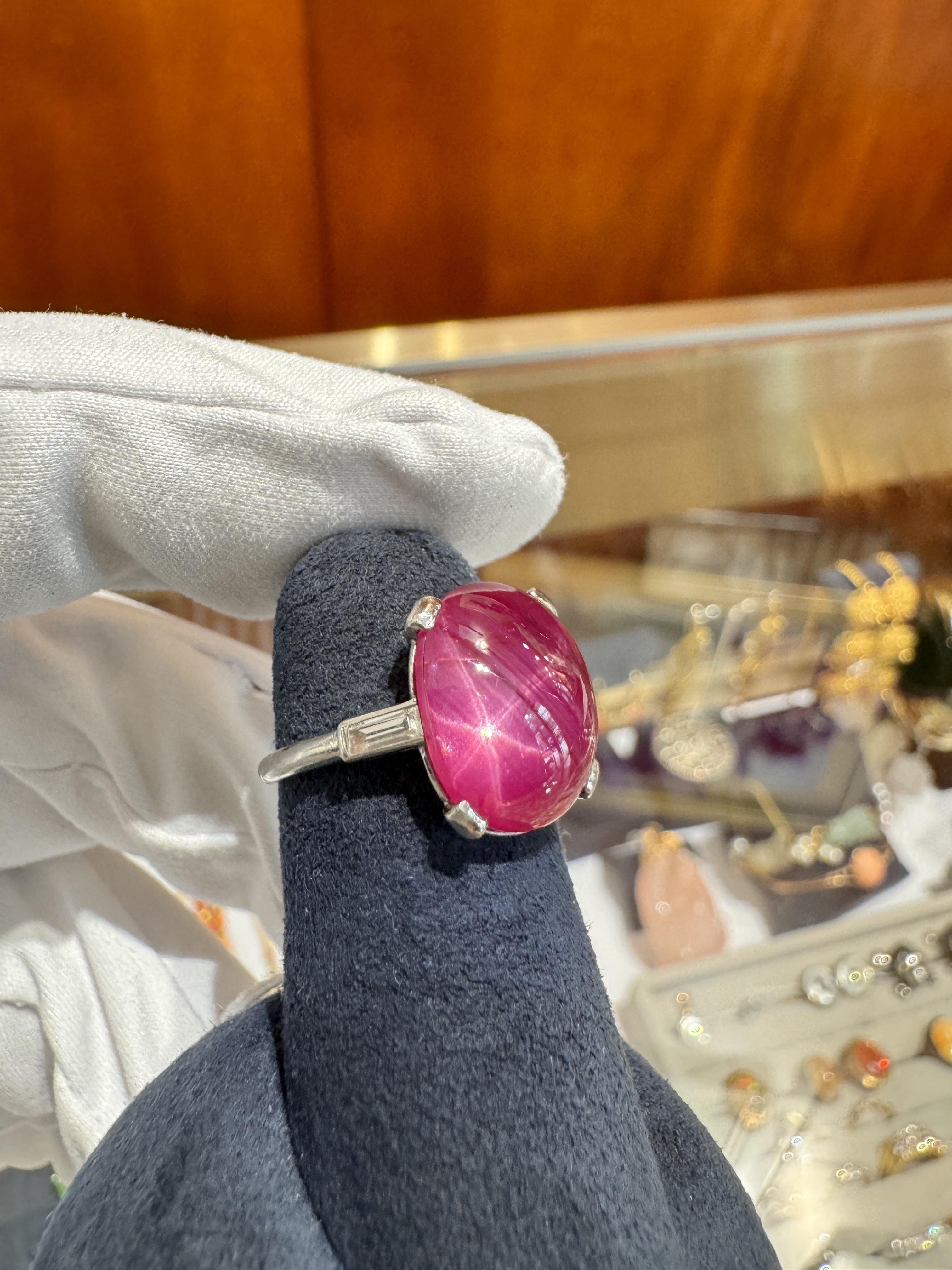 Anillo de platino vintage con rubí estrella de Birmania de 10,88 quilates sin tratamiento térmico certificado por AGL Art Decó en venta