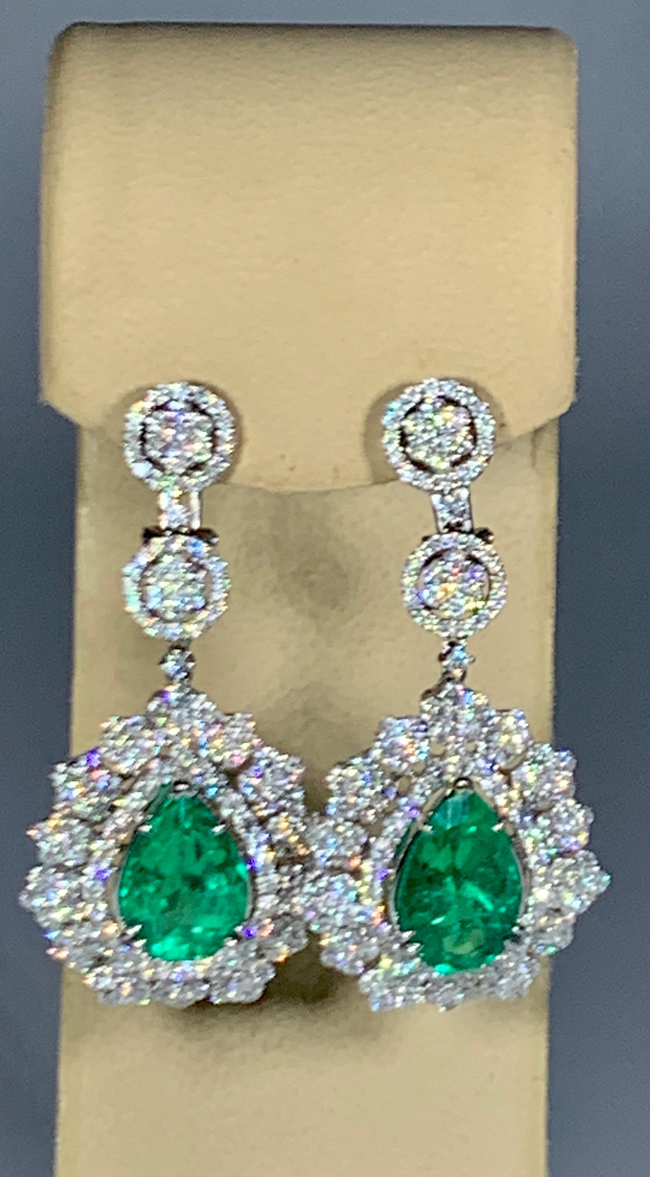 Ohrringe, AGL zertifiziert 11 Karat birnenförmiger/tropfenförmiger kolumbianischer Smaragd 9 Karat Diamant 18K Gold 7