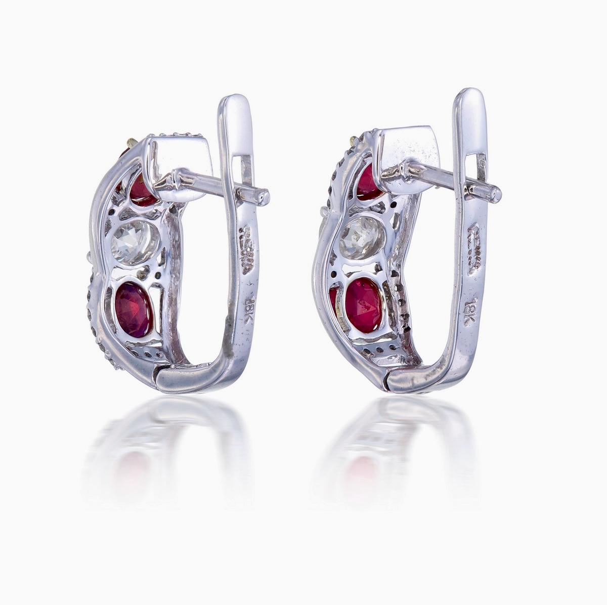 AGL Certified 1.11 Carat No Heat Burma Pigeon Blood Ruby in 18 Karat White Gold In New Condition For Sale In Bangkok, TH