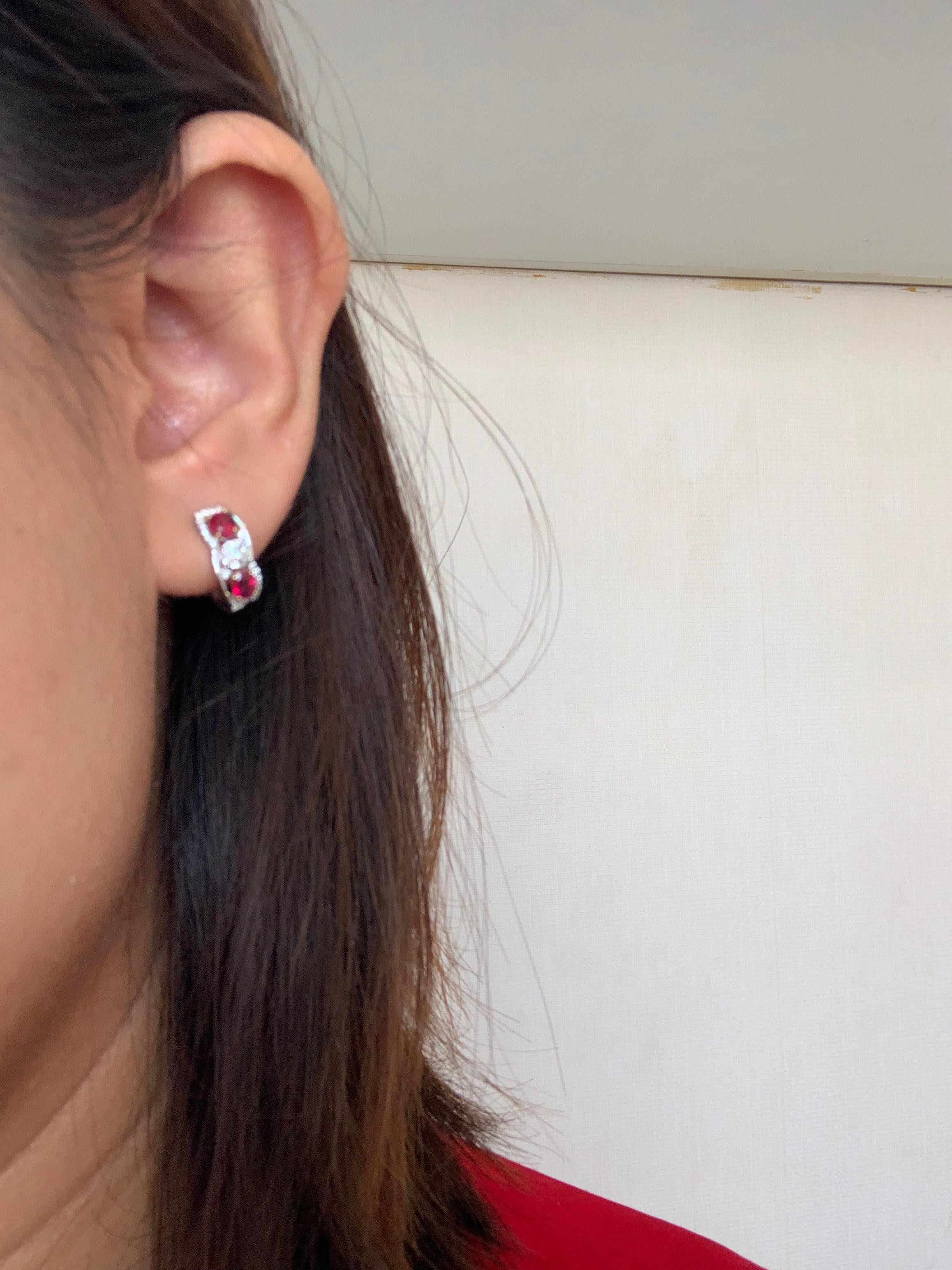 AGL Certified 1.11 Carat No Heat Burma Pigeon Blood Ruby in 18 Karat White Gold For Sale 1