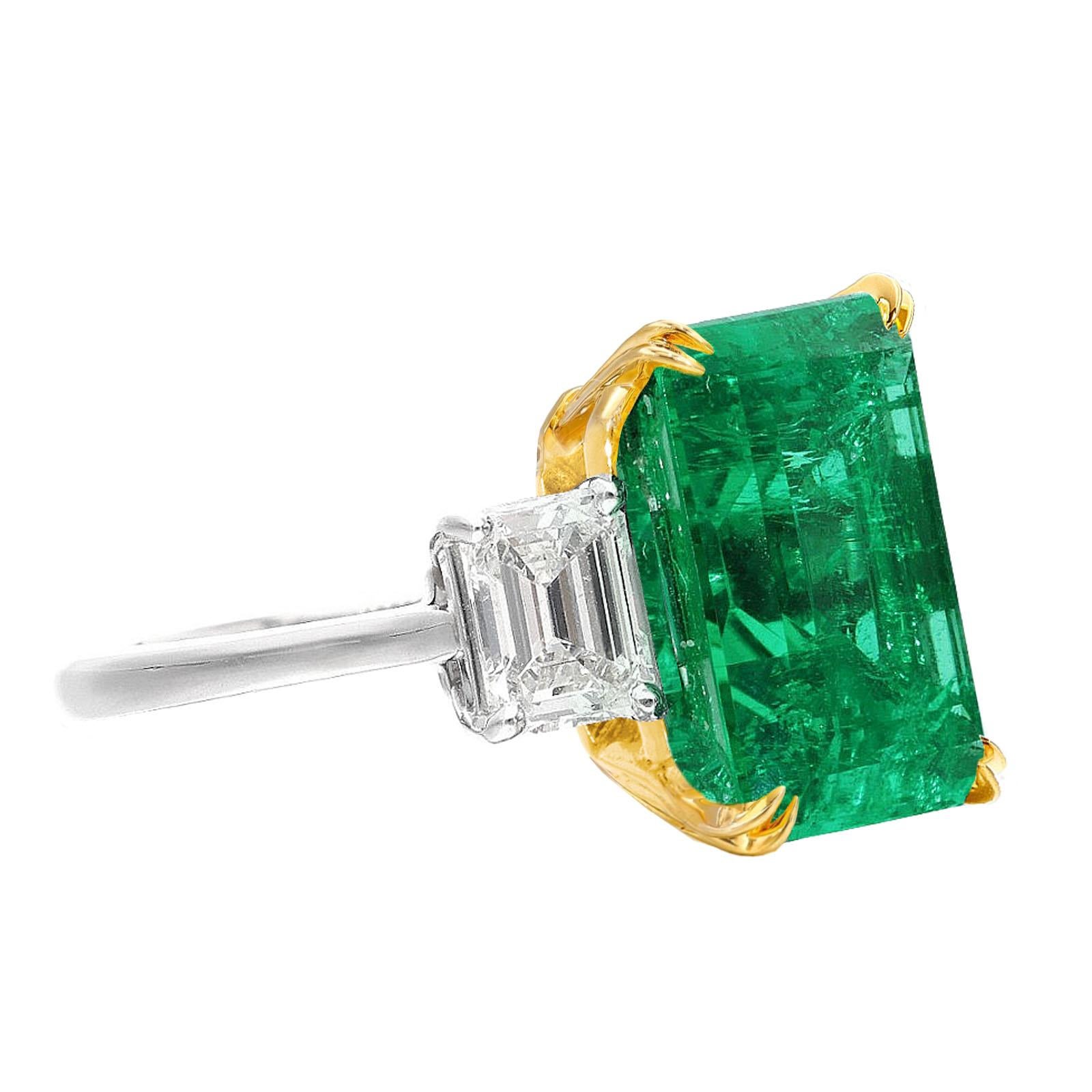Modern AGL Certified 13 Carat Green Emerald Cut Diamond Ring MINOR OIL For Sale