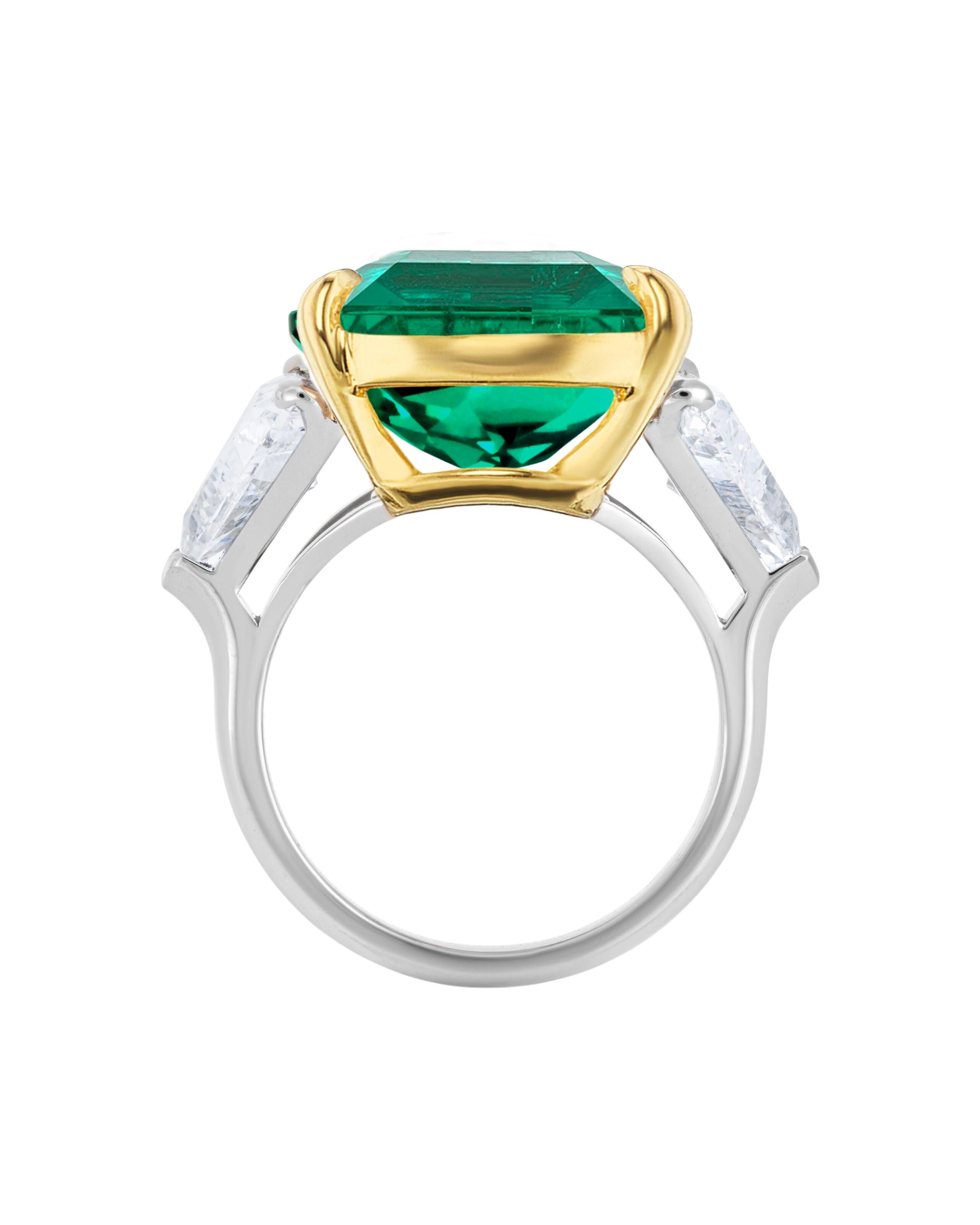 Modern AGL Certified 13 Carat Green Emerald Trillion Side Diamond Ring For Sale