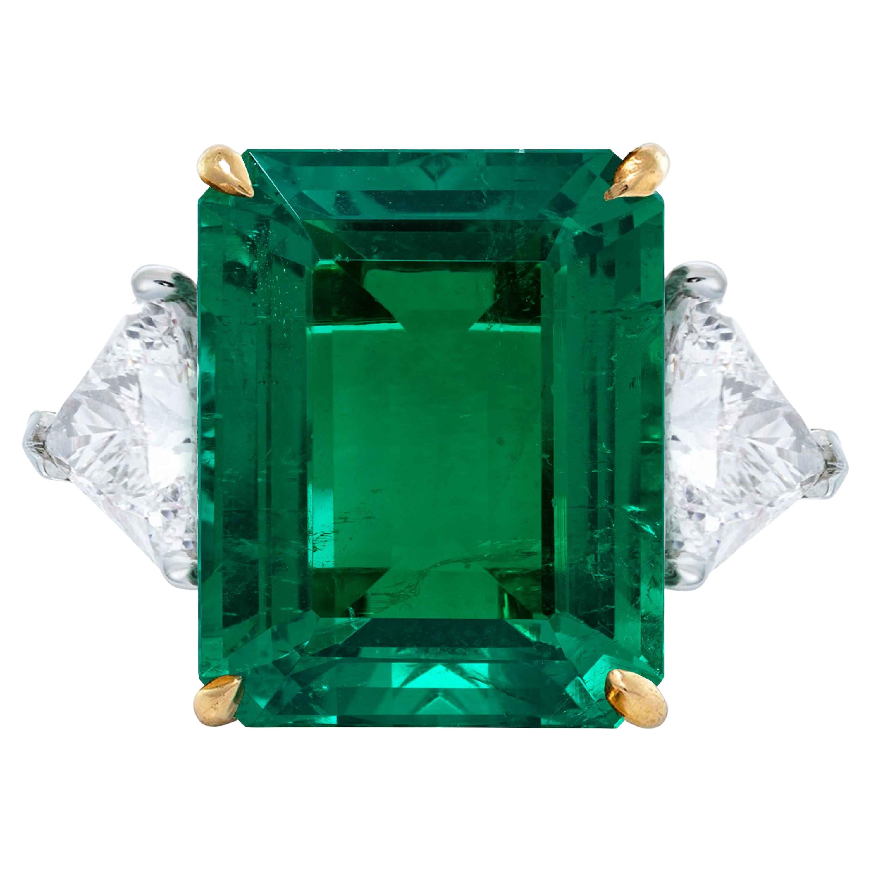 AGL Certified 13 Carat Green Emerald Trillion Side Diamond Ring For Sale