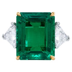 Bague avec diamants latéraux trillion d'émeraudes vertes de 13 carats certifiés AGL
