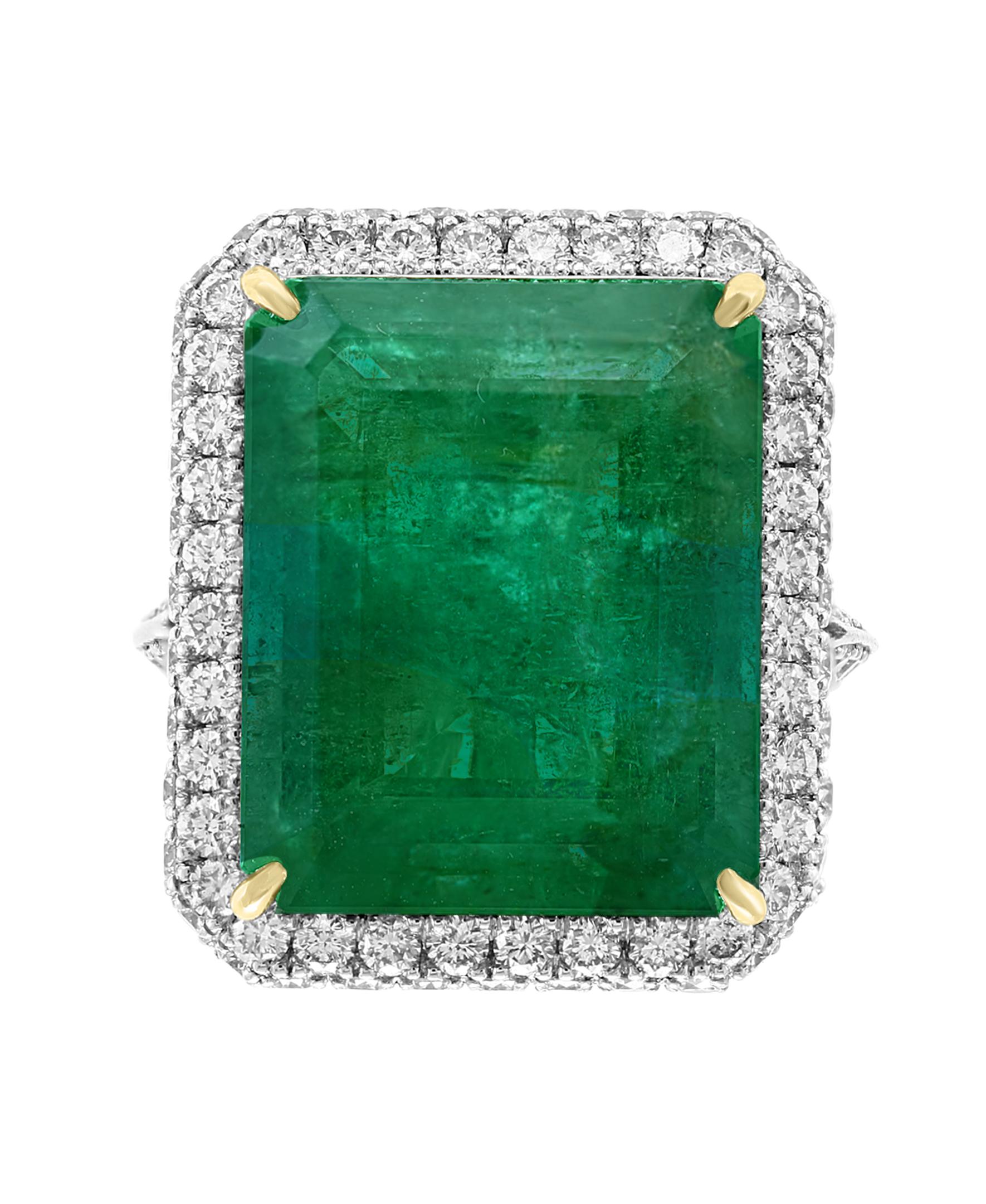 AGL Certified 13.10 Ct Emerald Cut Colombian Emerald Diamond 18K Gold Ring In Excellent Condition For Sale In New York, NY