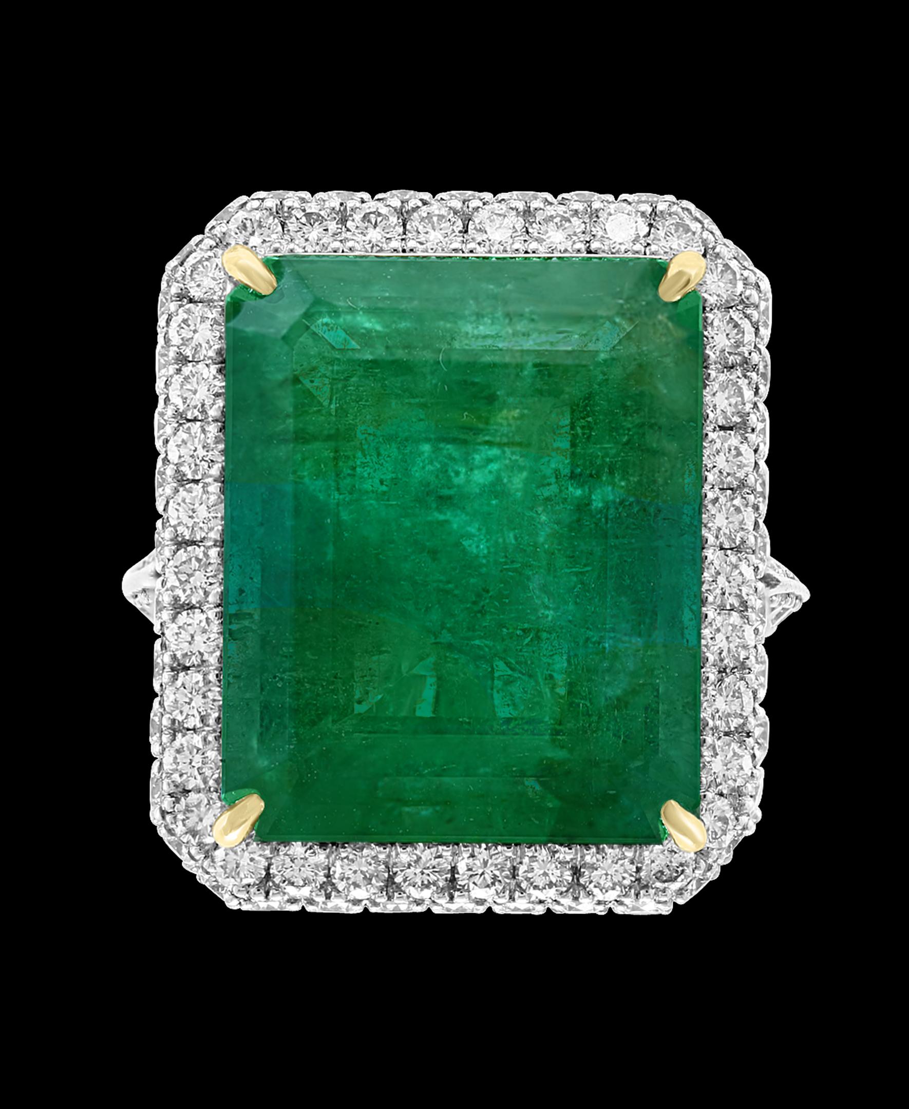 Women's AGL Certified 13.10 Ct Emerald Cut Colombian Emerald Diamond 18K Gold Ring For Sale