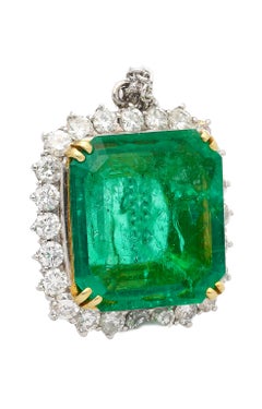 AGL Certified 13.49 Carat Minor Oil Colombian Emerald in Platinum 950