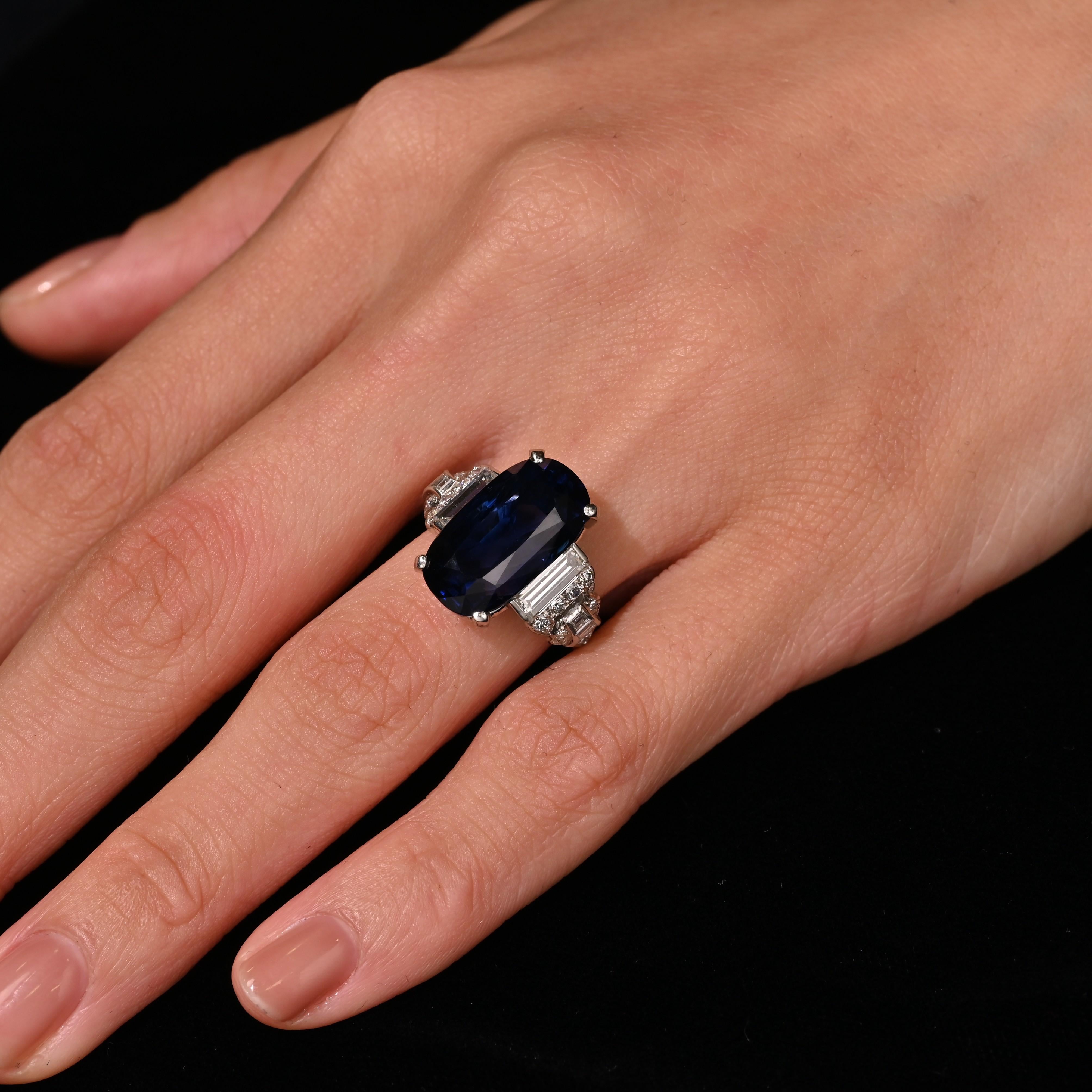 AGL Certified 13.81 Carat Ceylon No Heat Blue Sapphire Platinum Vintage Ring For Sale 1