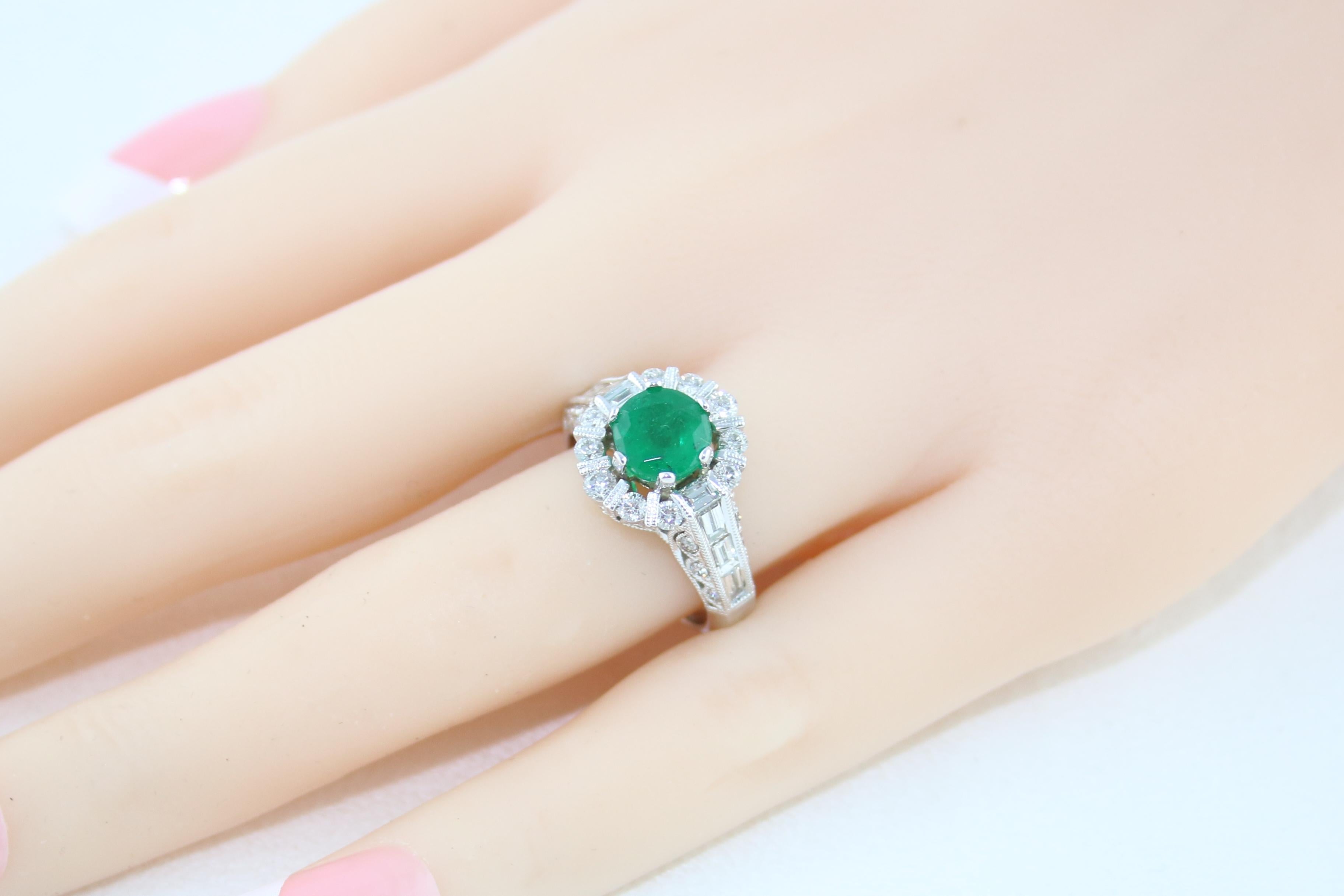 AGL Certified 1.48 Carat Round Emerald Diamond Gold Milgrain Ring For Sale 2