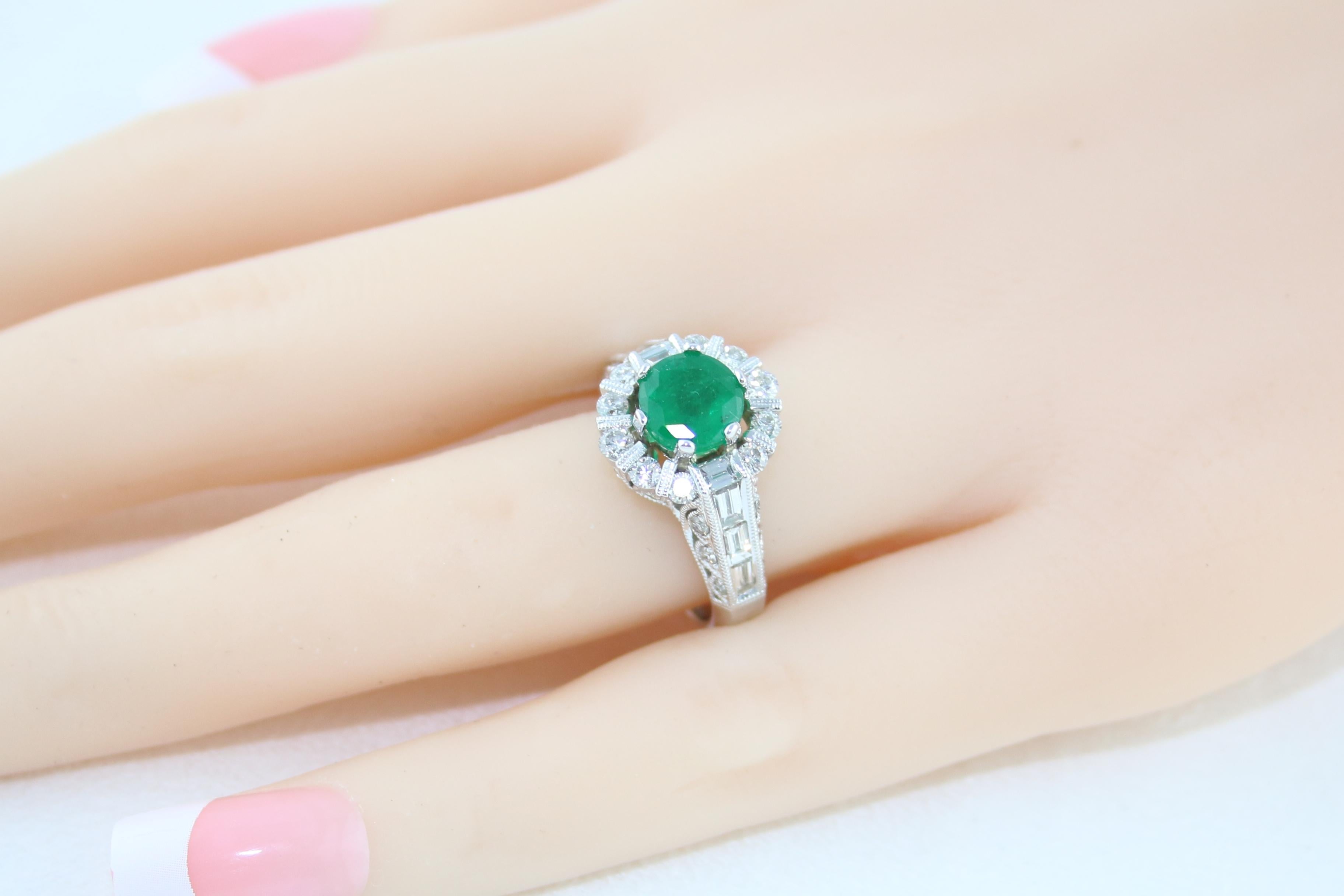 AGL Certified 1.48 Carat Round Emerald Diamond Gold Milgrain Ring For Sale 3